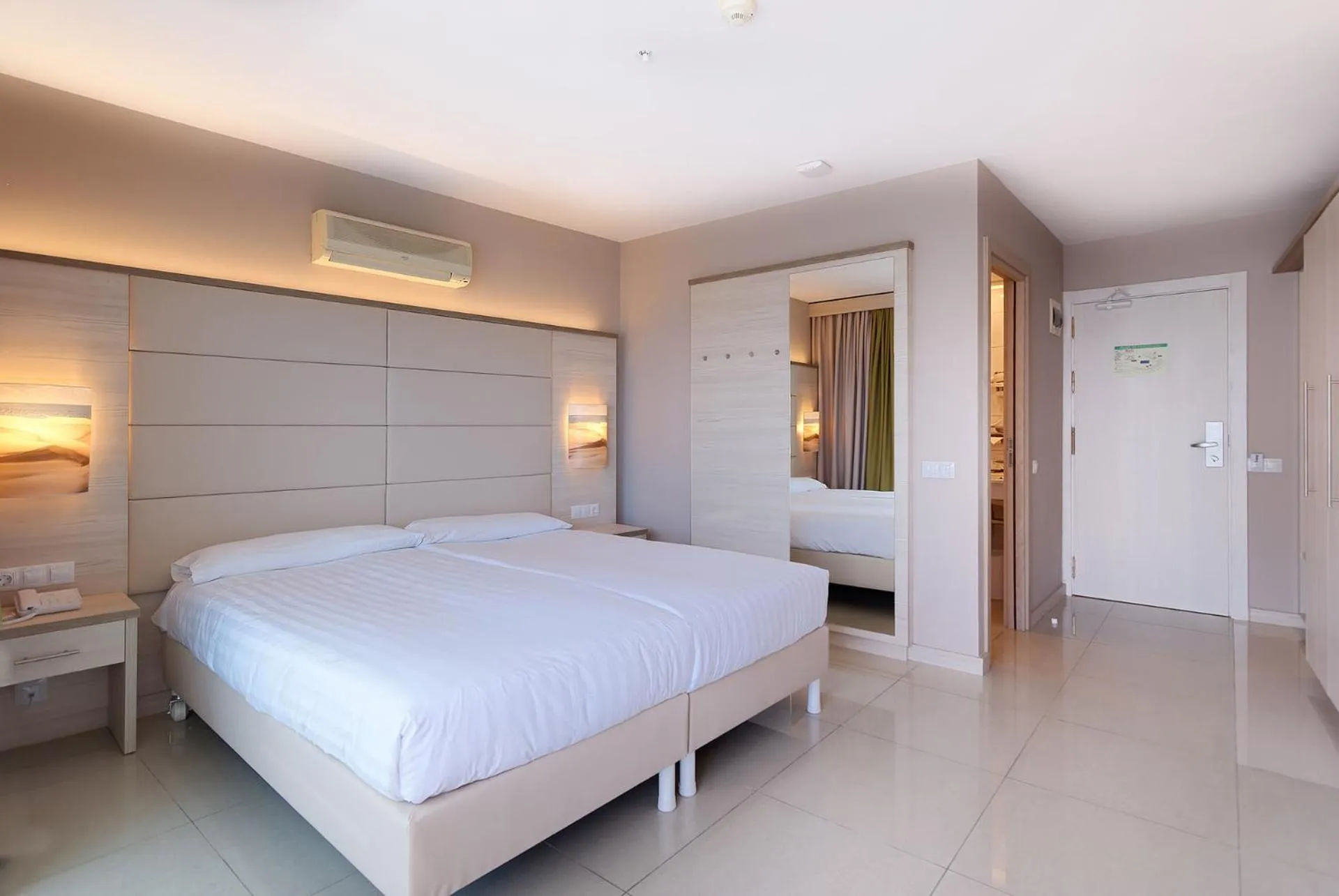 Bedroom, Bed in Bull Escorial & SPA