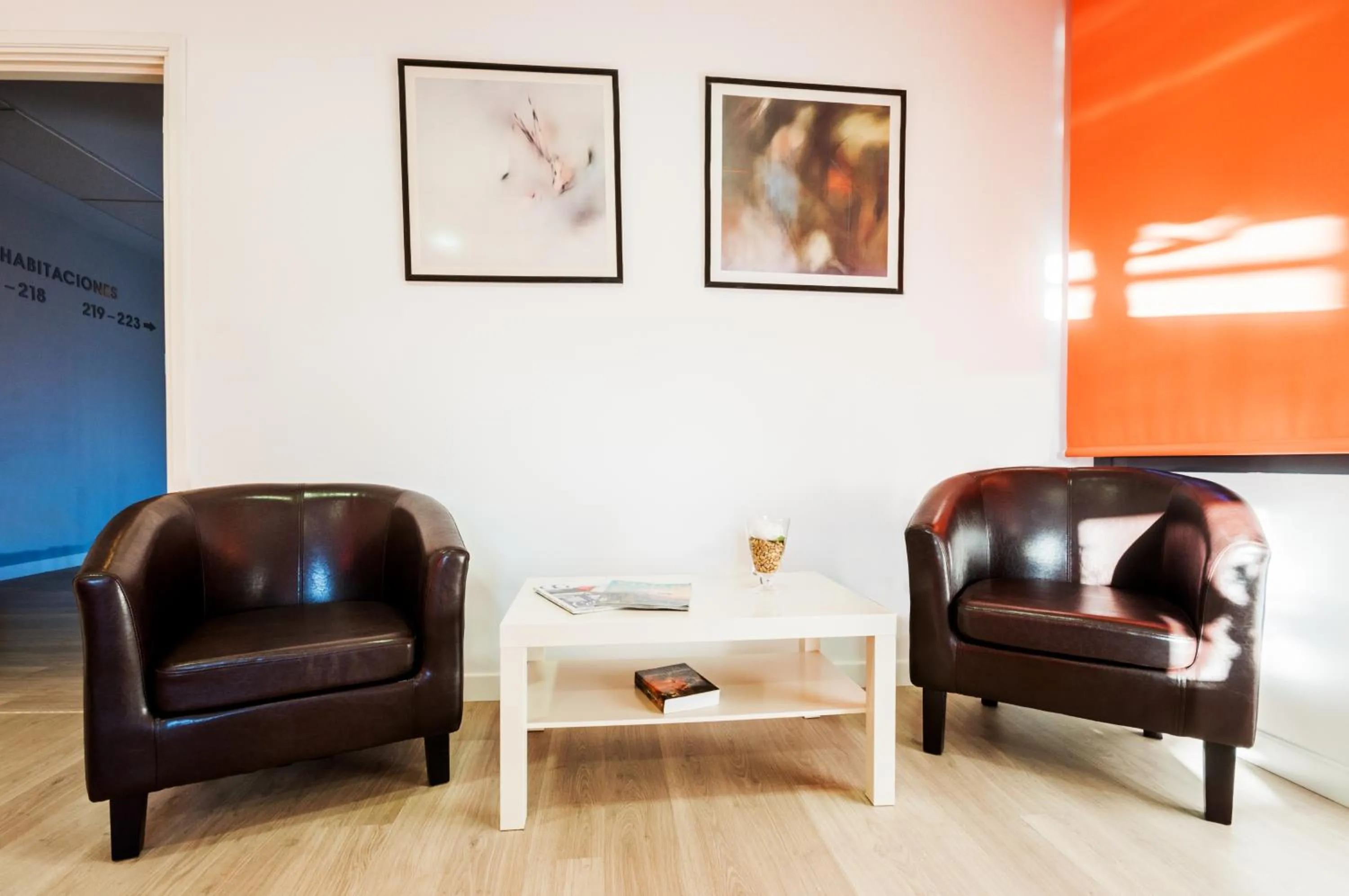 Communal lounge/ TV room in Hotel LB Villa De Cuenca