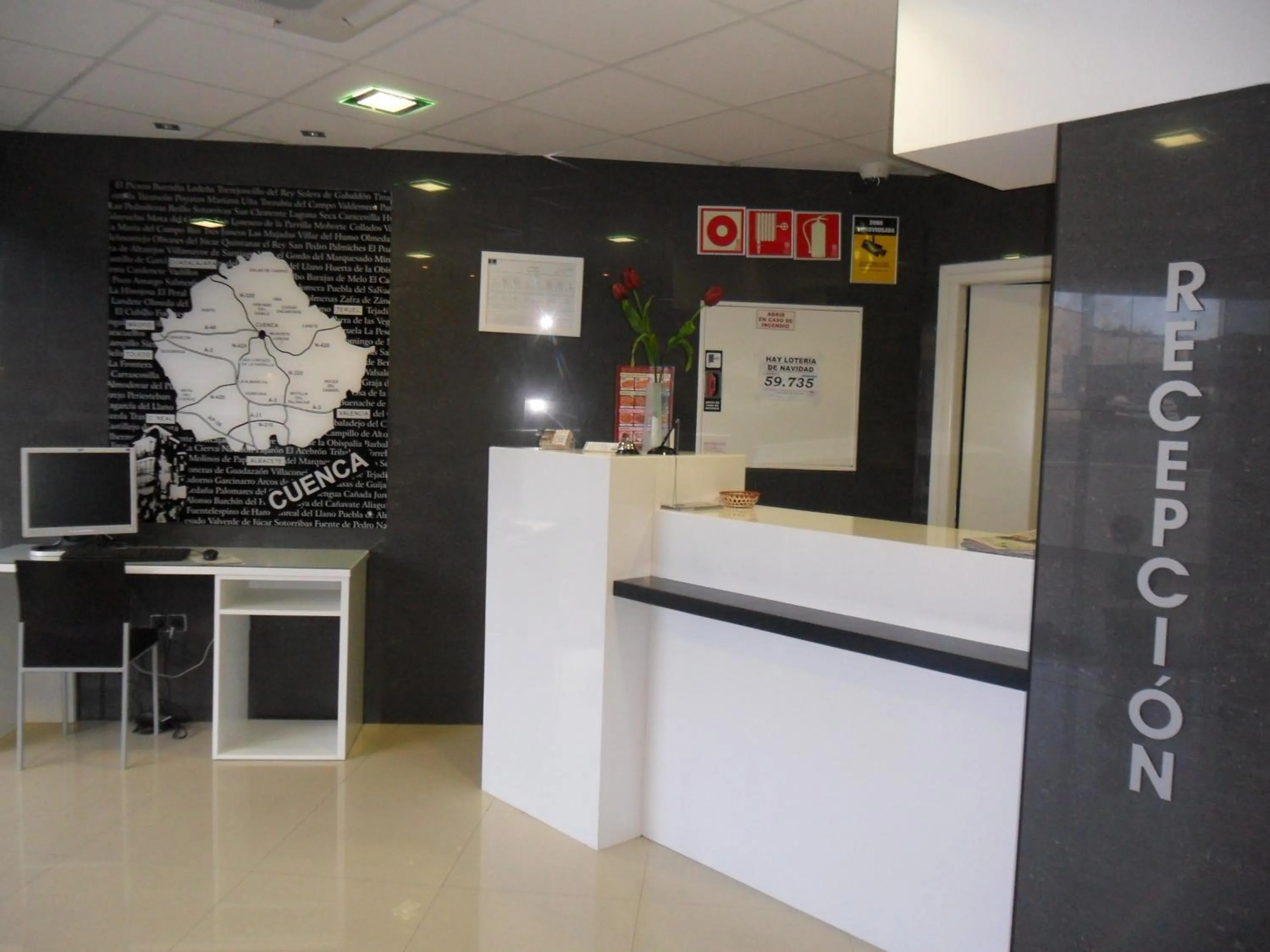 Lobby or reception in Hotel LB Villa De Cuenca