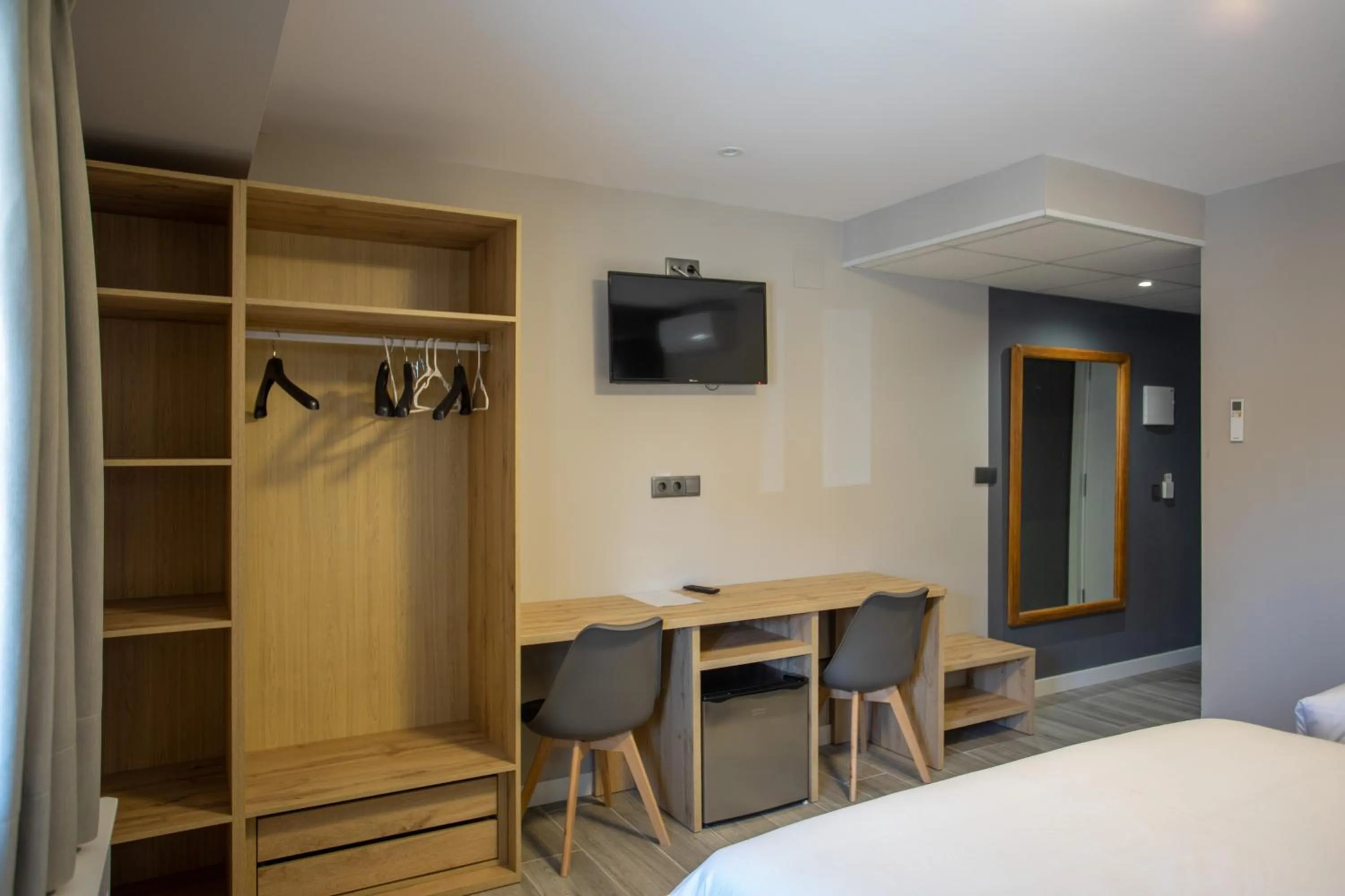 TV and multimedia, Bed in Hotel LB Villa De Cuenca