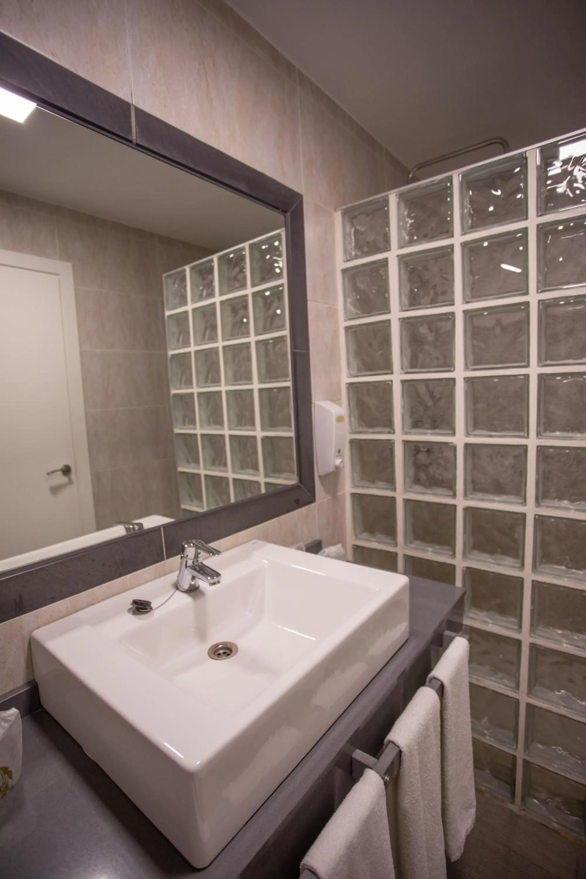 Shower in Hotel LB Villa De Cuenca