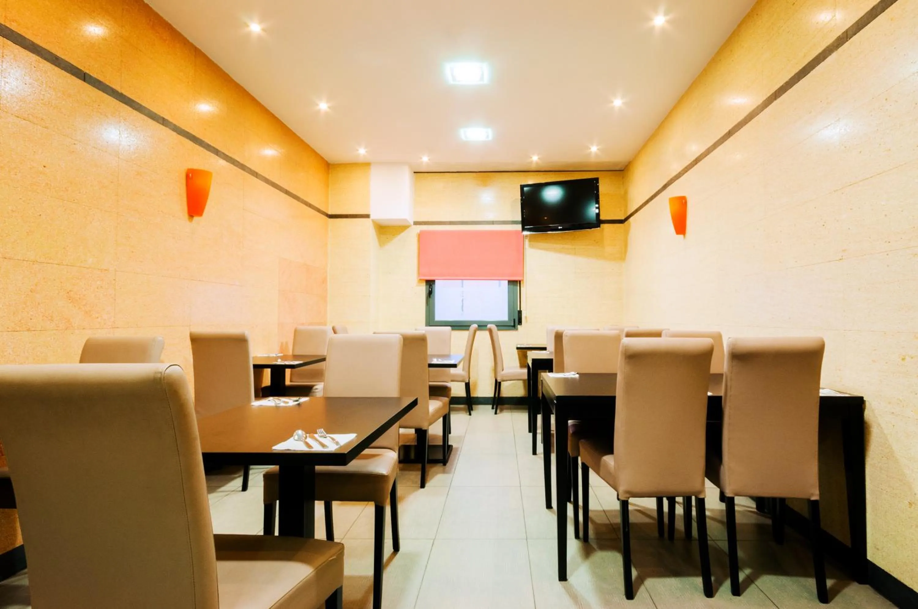 Restaurant/places to eat in Hotel LB Villa De Cuenca