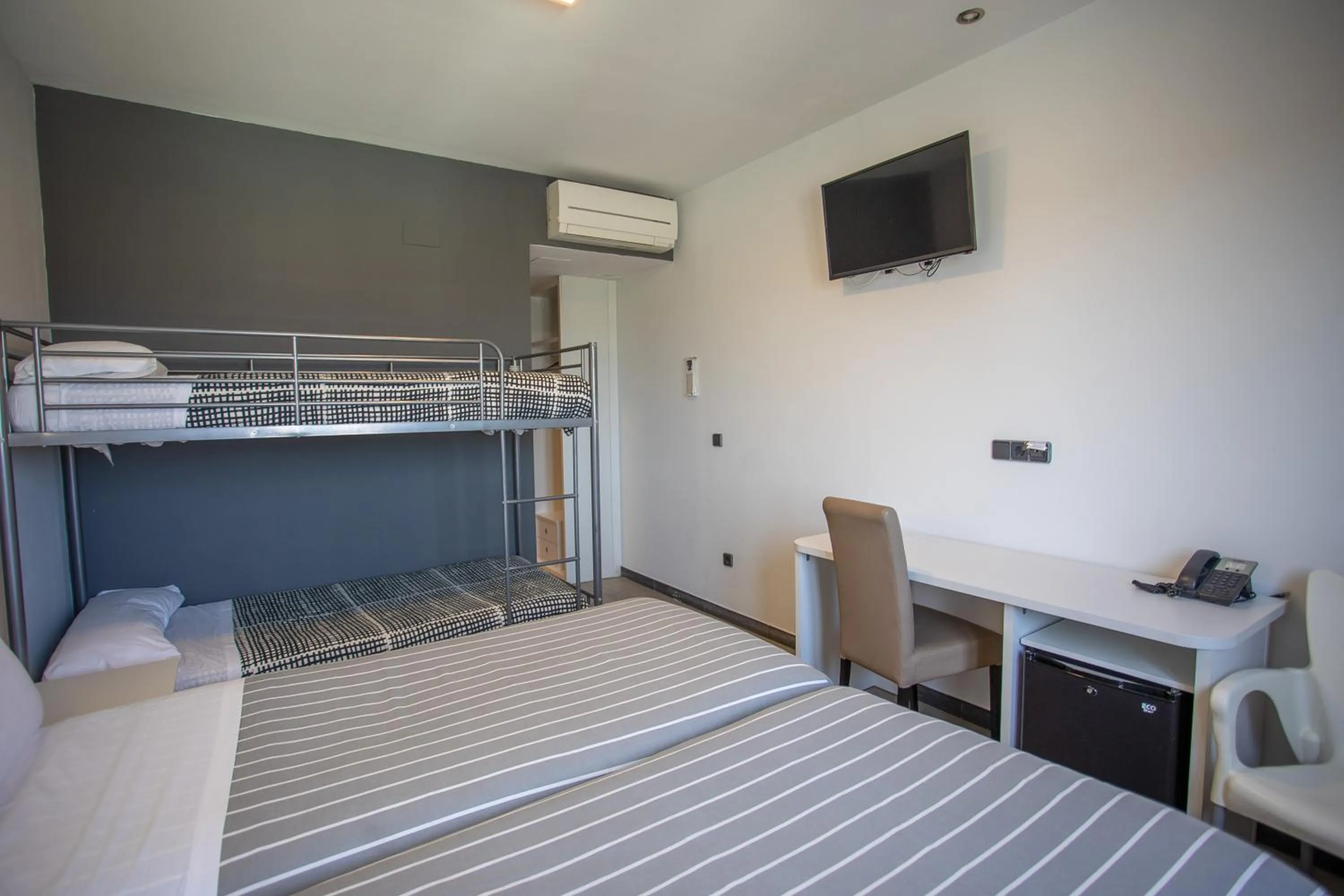 Bed in Hotel LB Villa De Cuenca