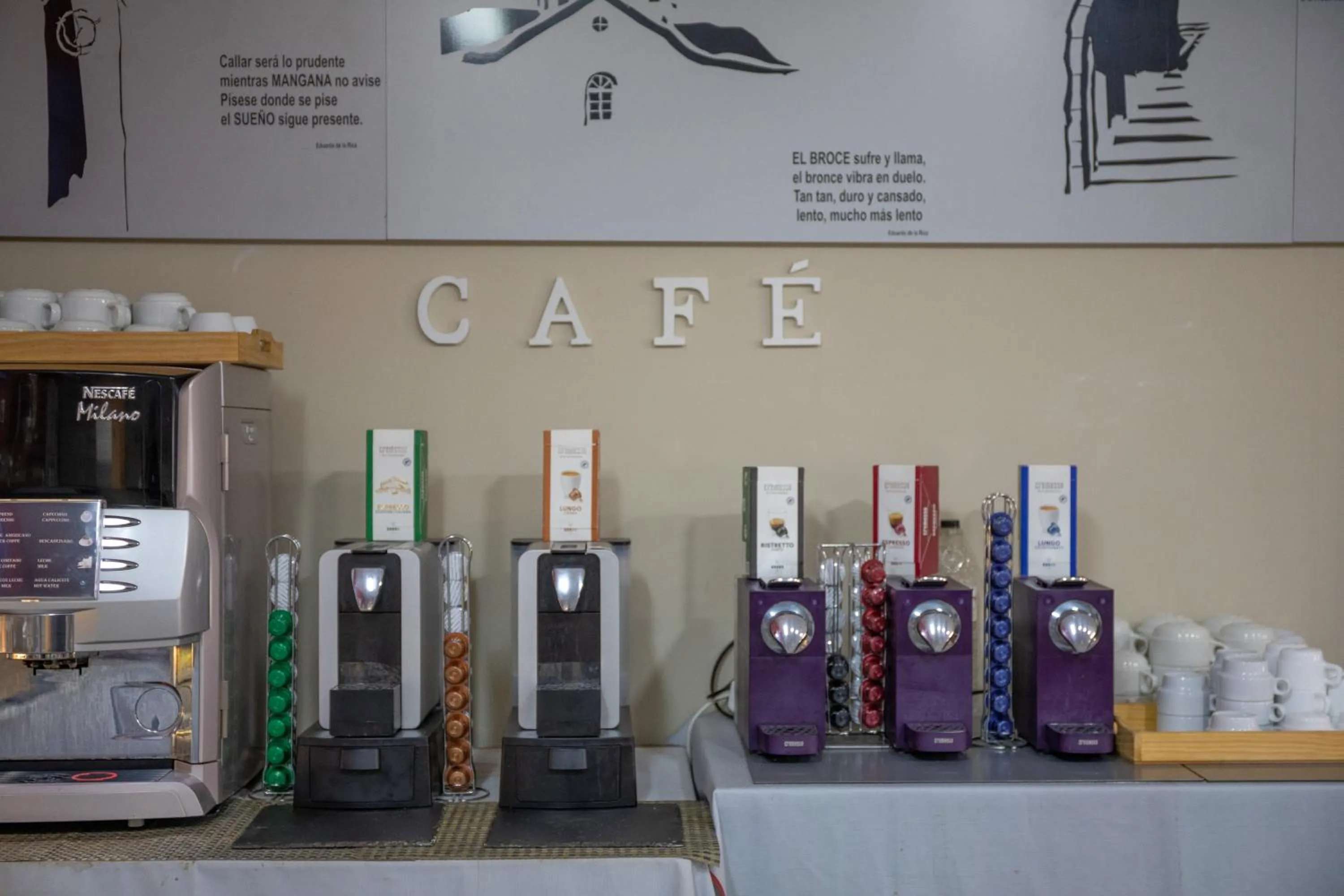 Buffet breakfast in Hotel LB Villa De Cuenca