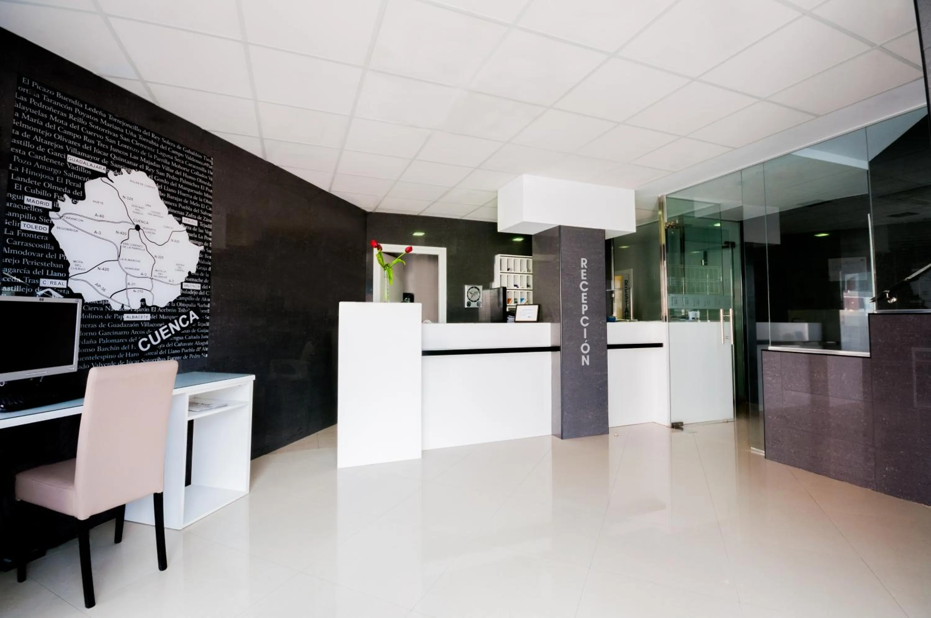 Lobby or reception in Hotel LB Villa De Cuenca