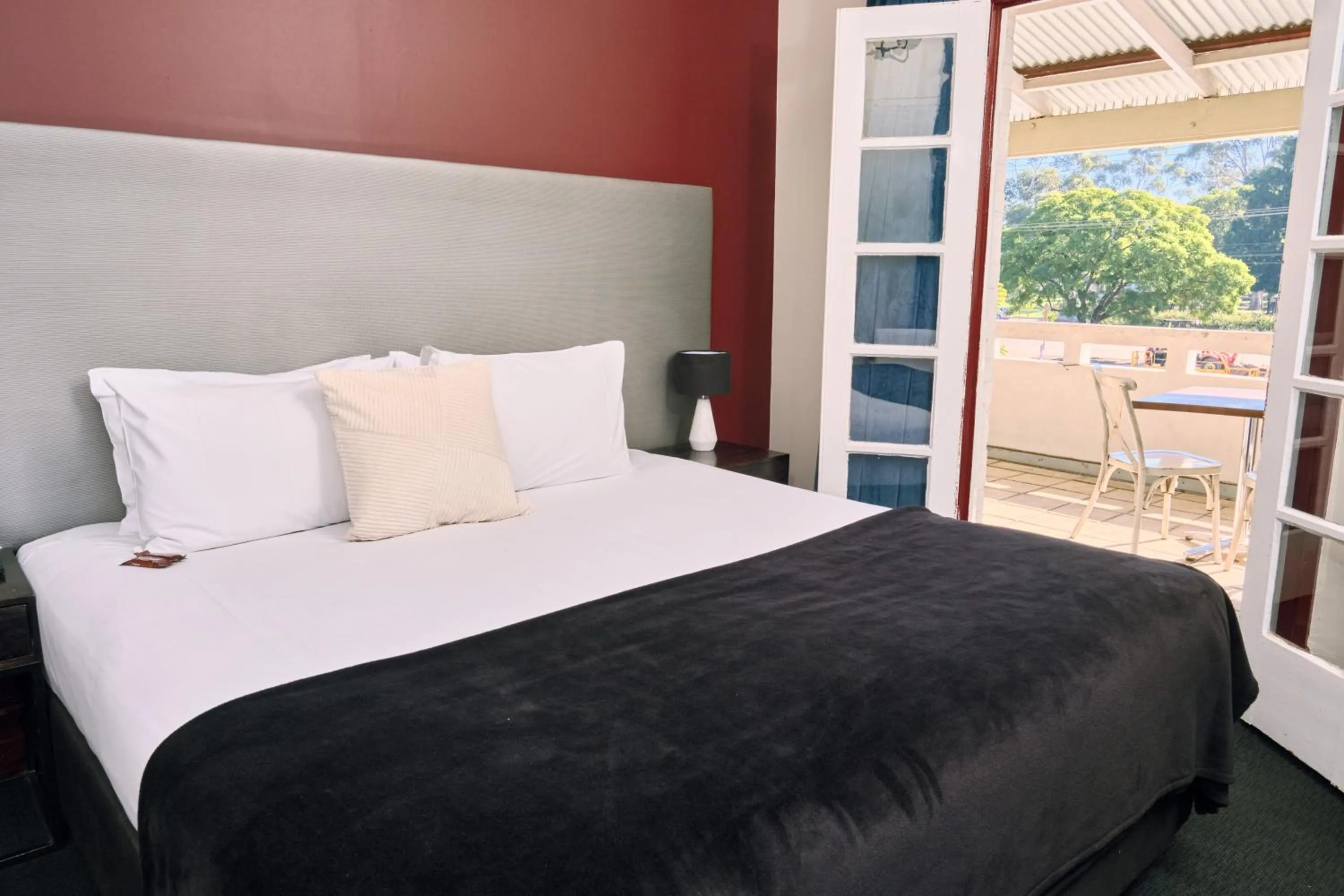 Bed in The Stirling Arms Hotel