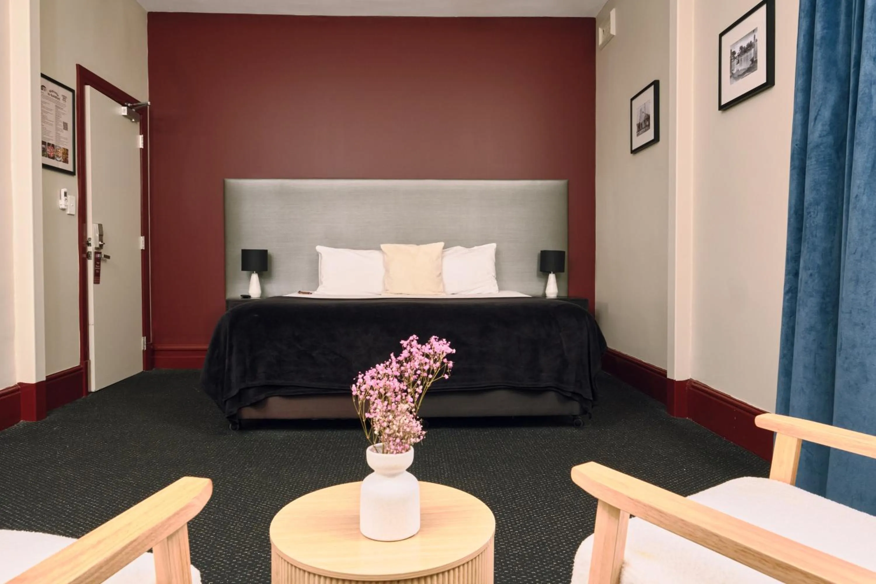 Bed in The Stirling Arms Hotel