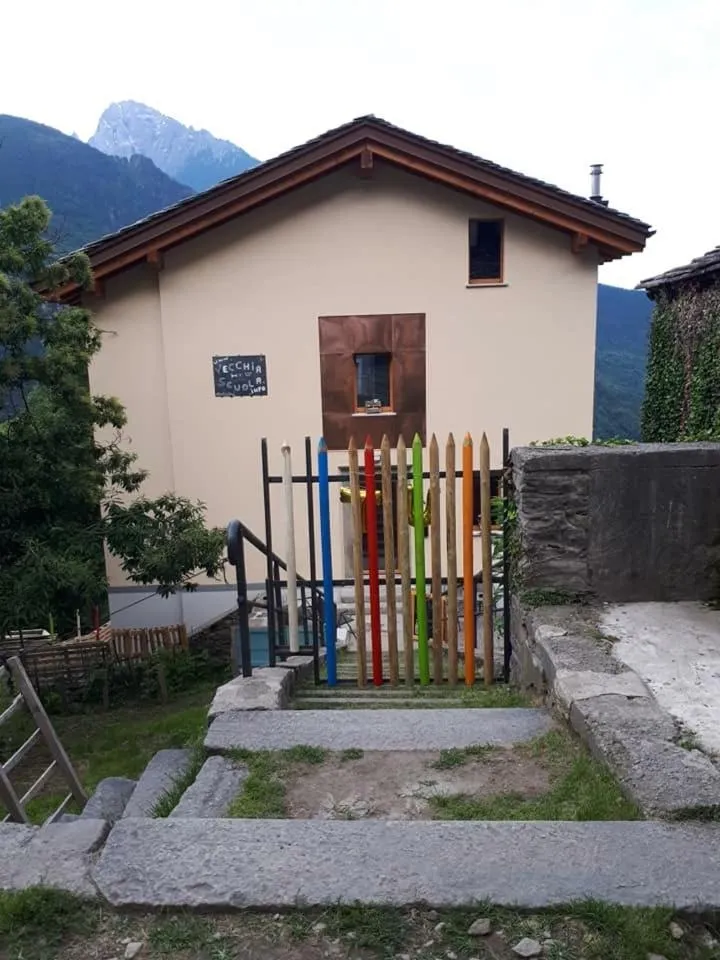 Facade/entrance in Foresteria B&B Vecchiascuola Pianazzola
