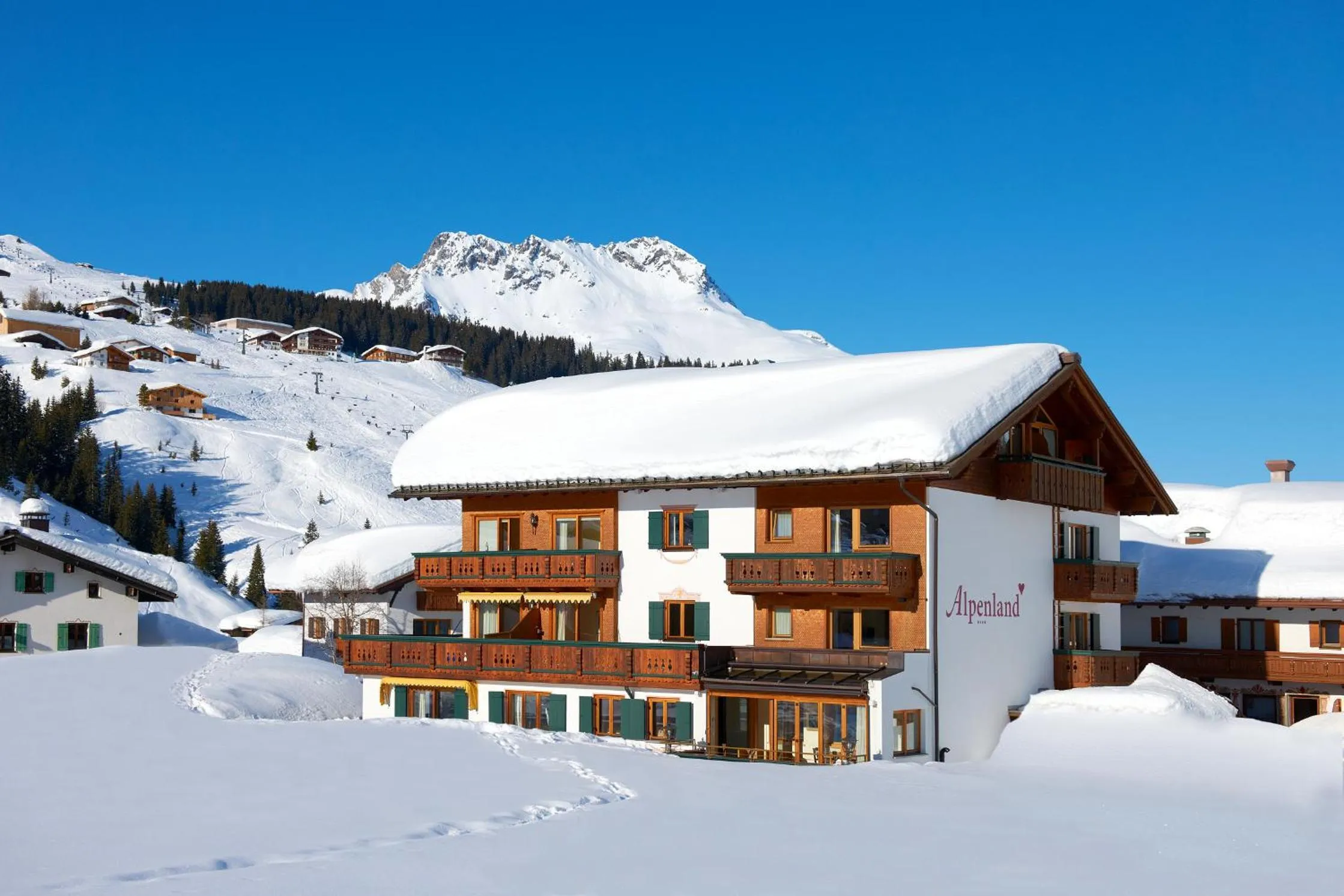 Property building in Alpenland - Das Feine Kleine