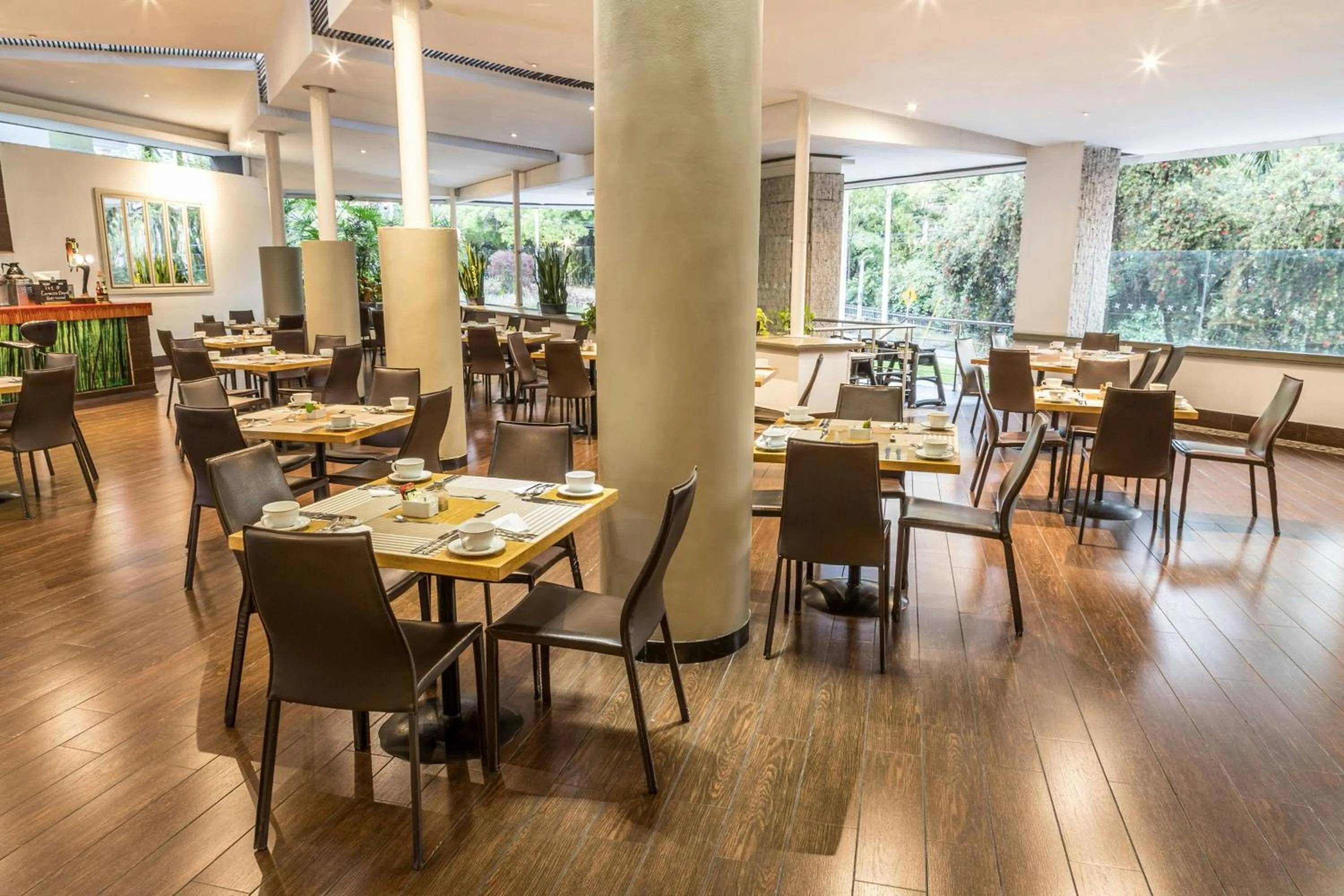 Restaurant/places to eat in Four Points by Sheraton Medellín