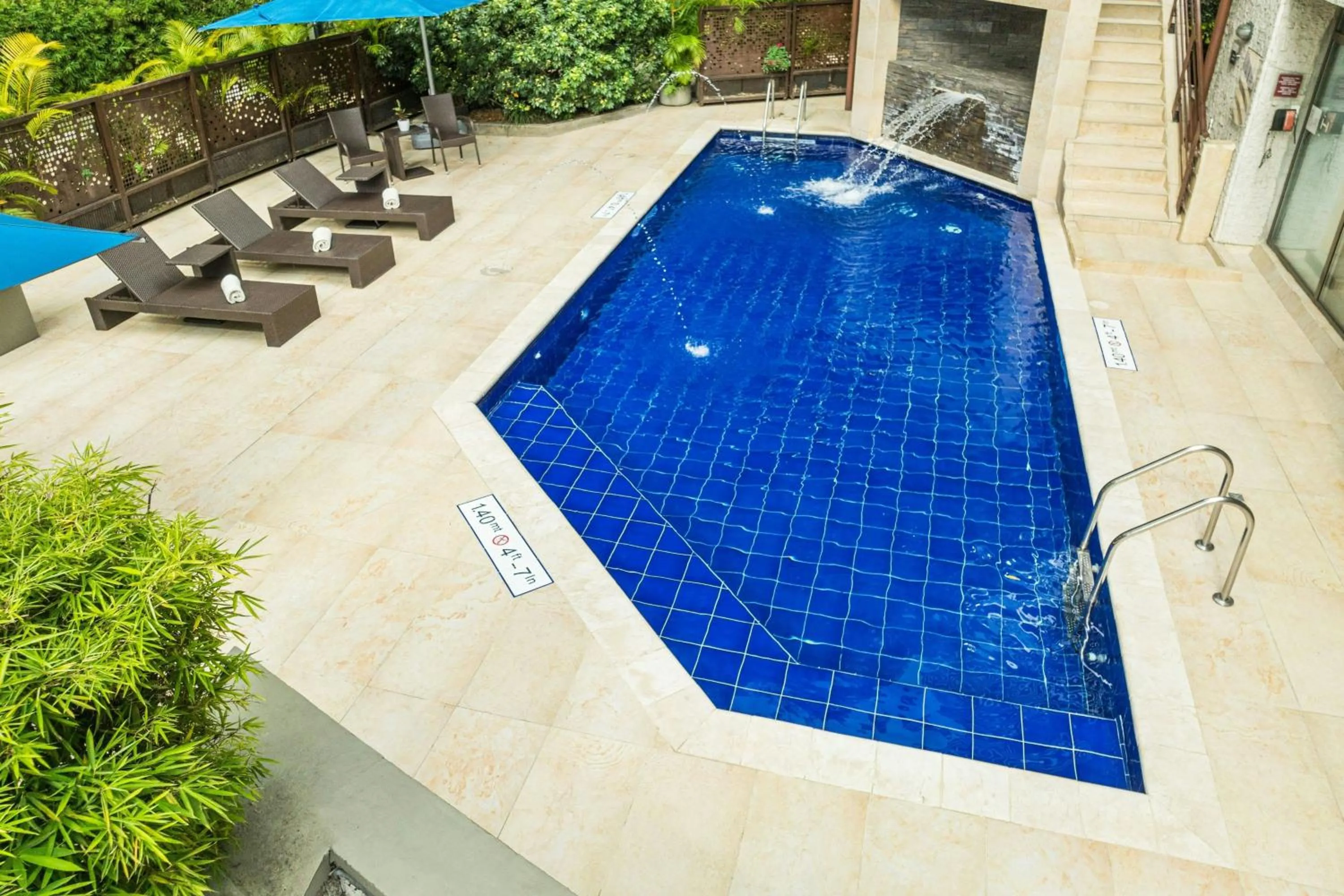 Swimming pool in Four Points by Sheraton Medellín