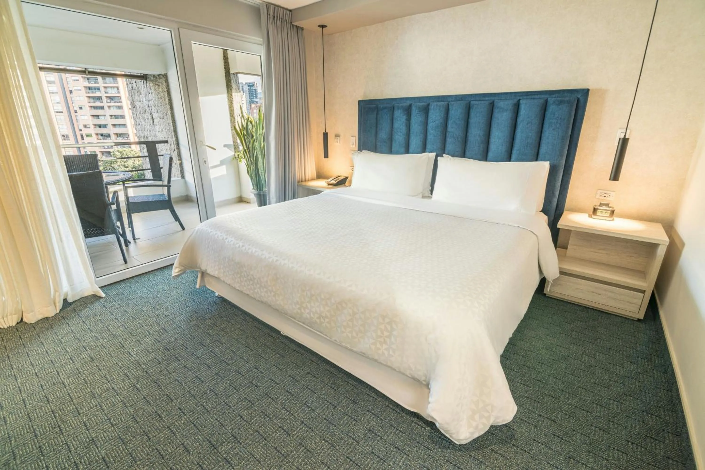 Bedroom, Bed in Four Points by Sheraton Medellín