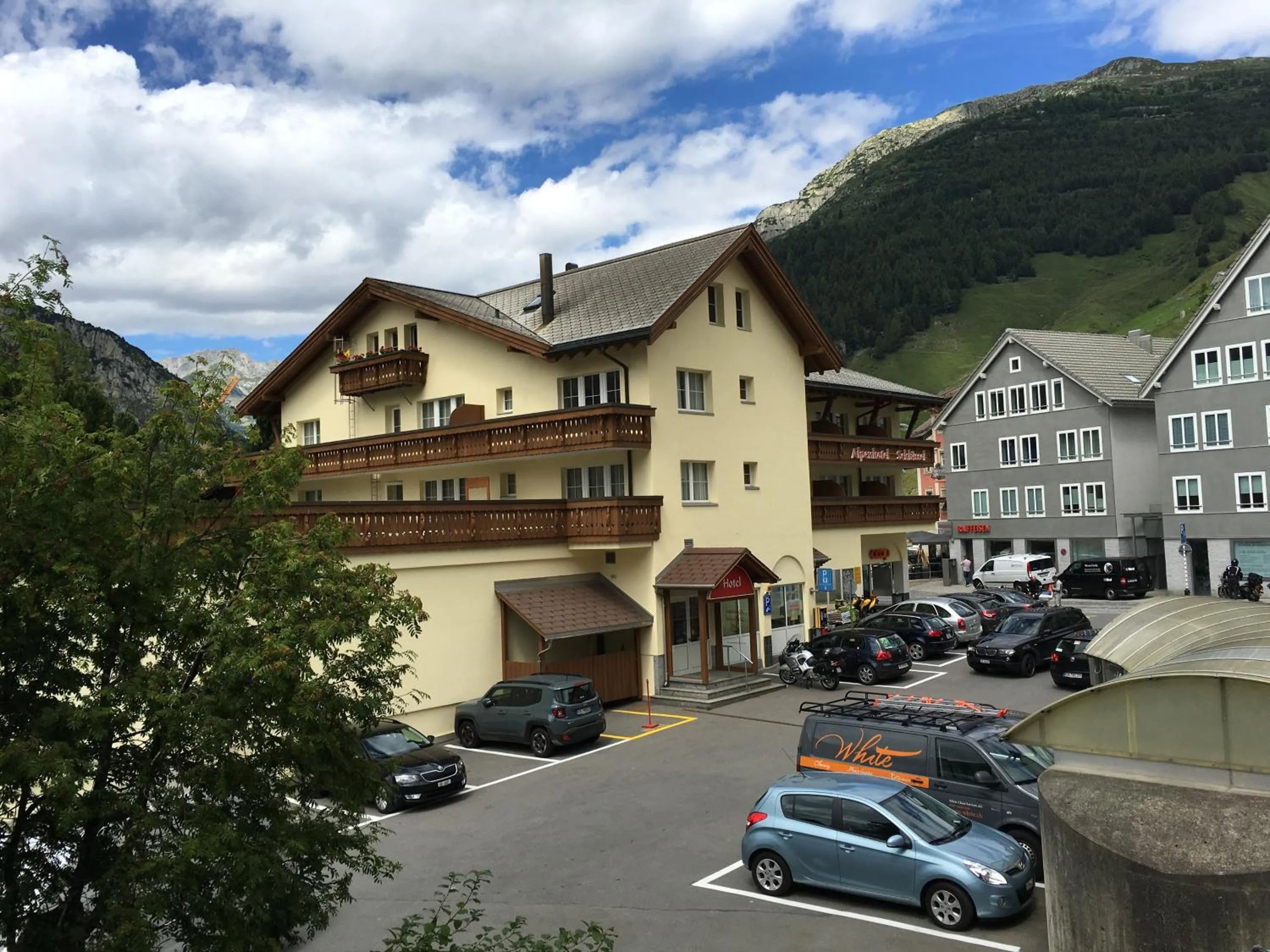 Property building in Alpenhotel Schlüssel