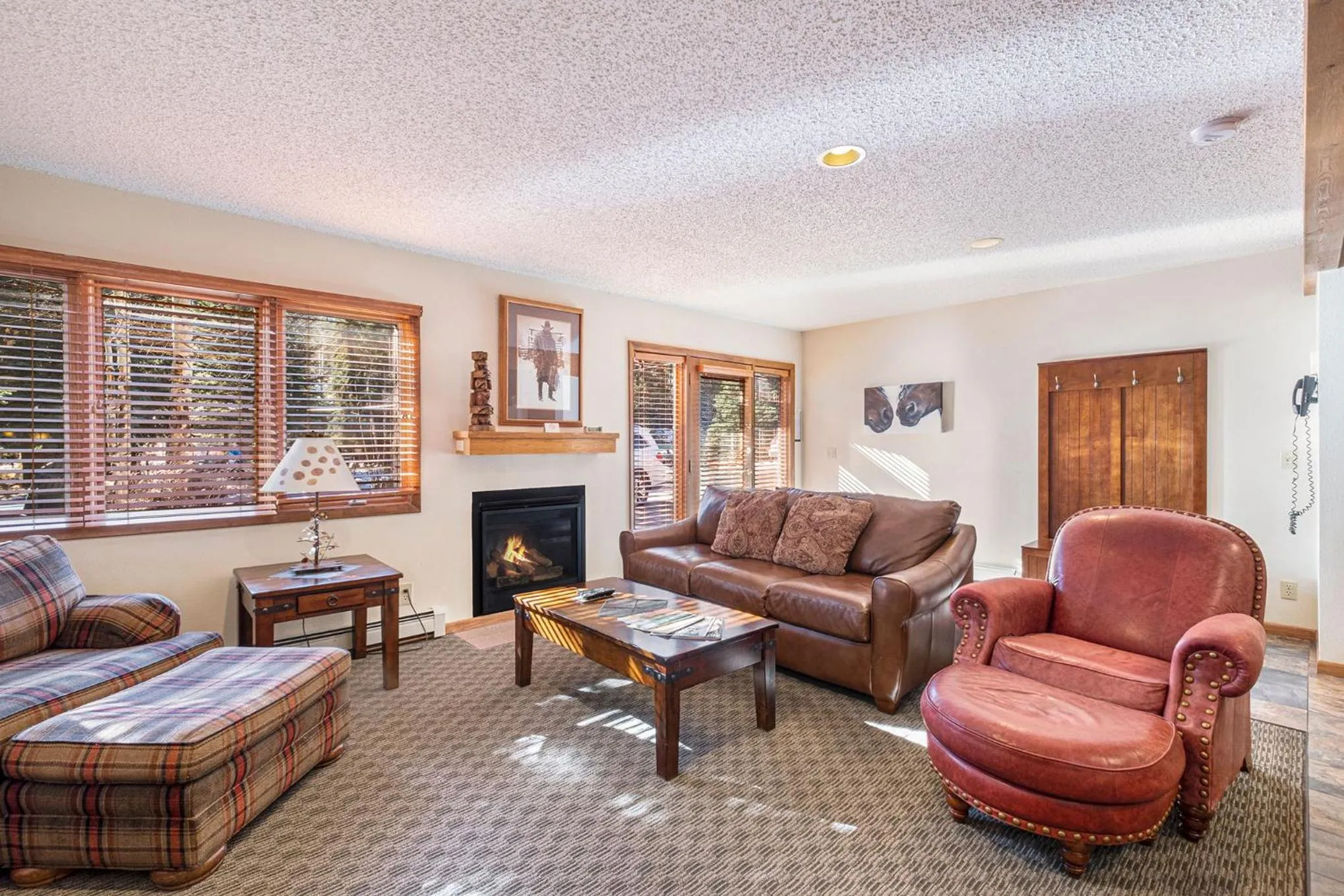 Deluxe Apartment in Boulder Brook on Fall River