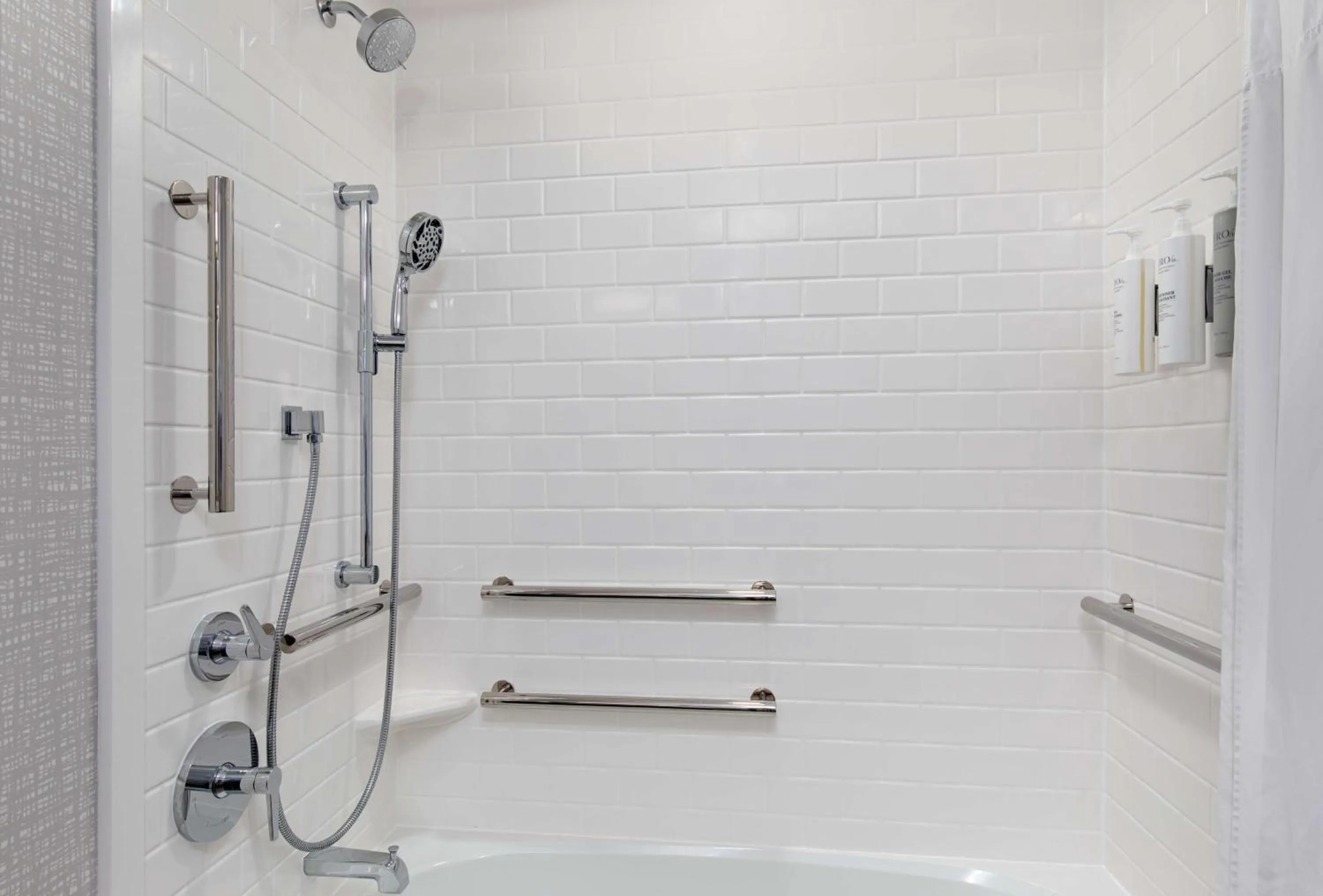 Bathroom in Hampton Inn Pikeville