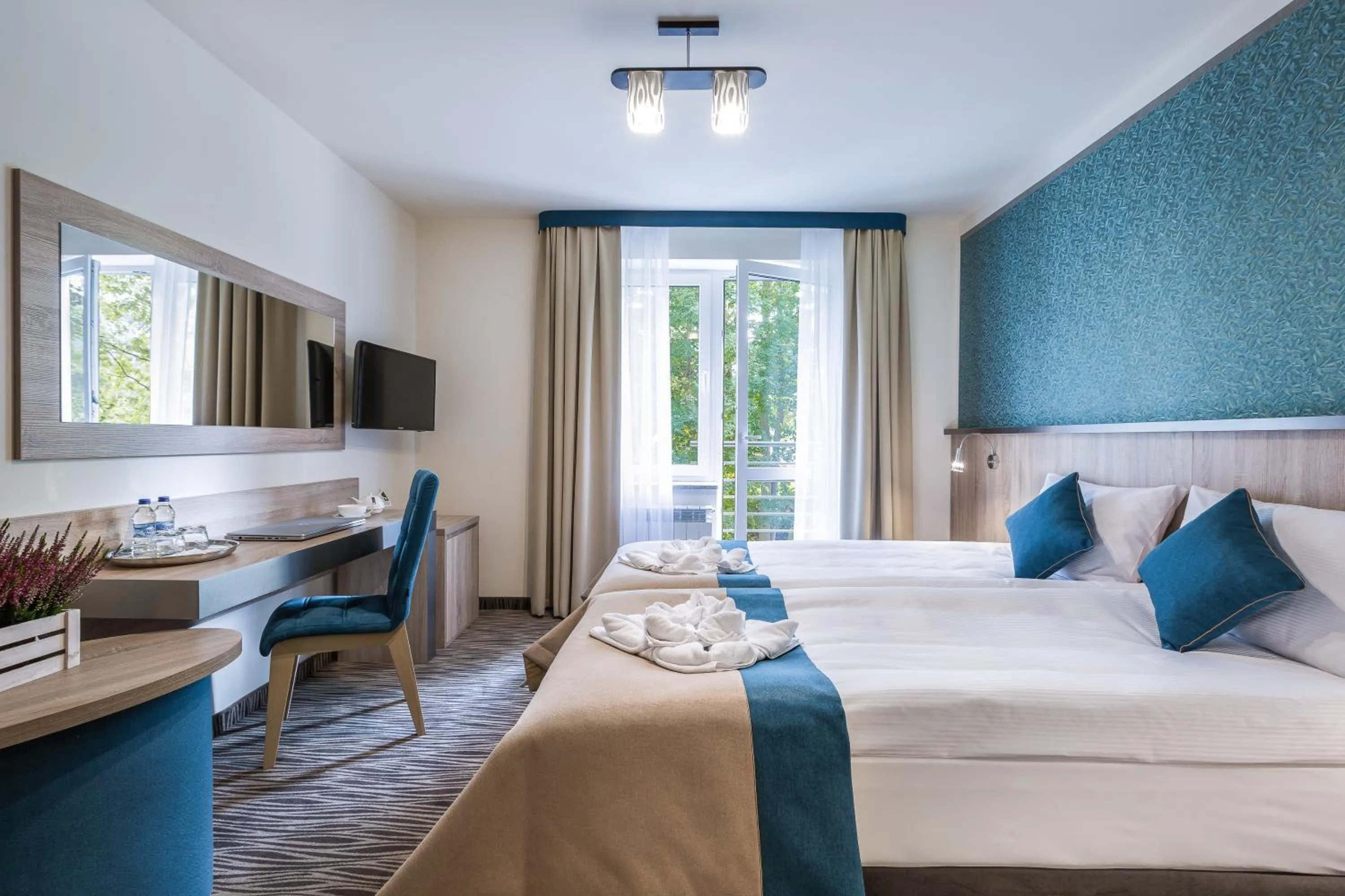 Balcony/Terrace, Bed in Krasicki Hotel Resort & Spa