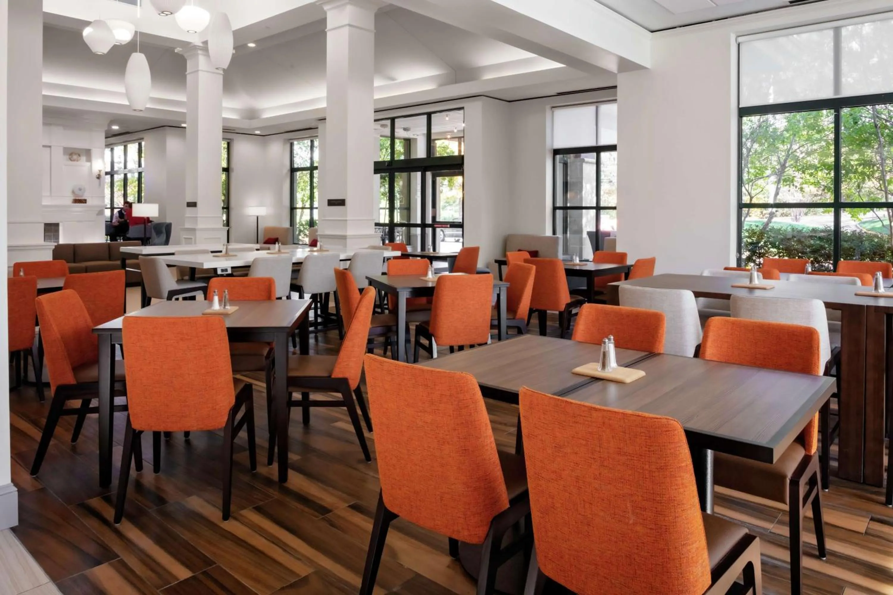 Restaurant/places to eat in Hilton Garden Inn Atlanta Perimeter Center