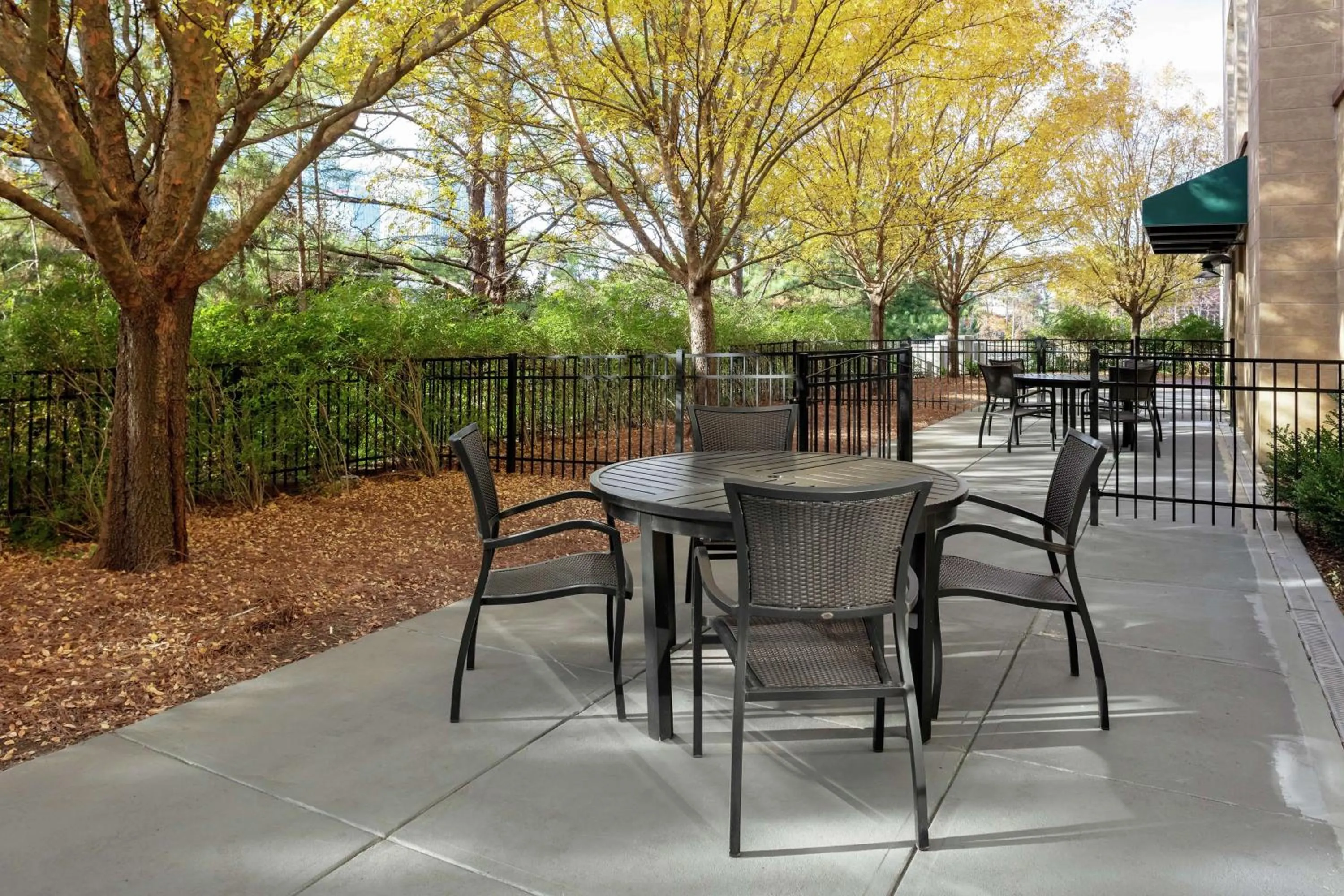 Patio in Hilton Garden Inn Atlanta Perimeter Center