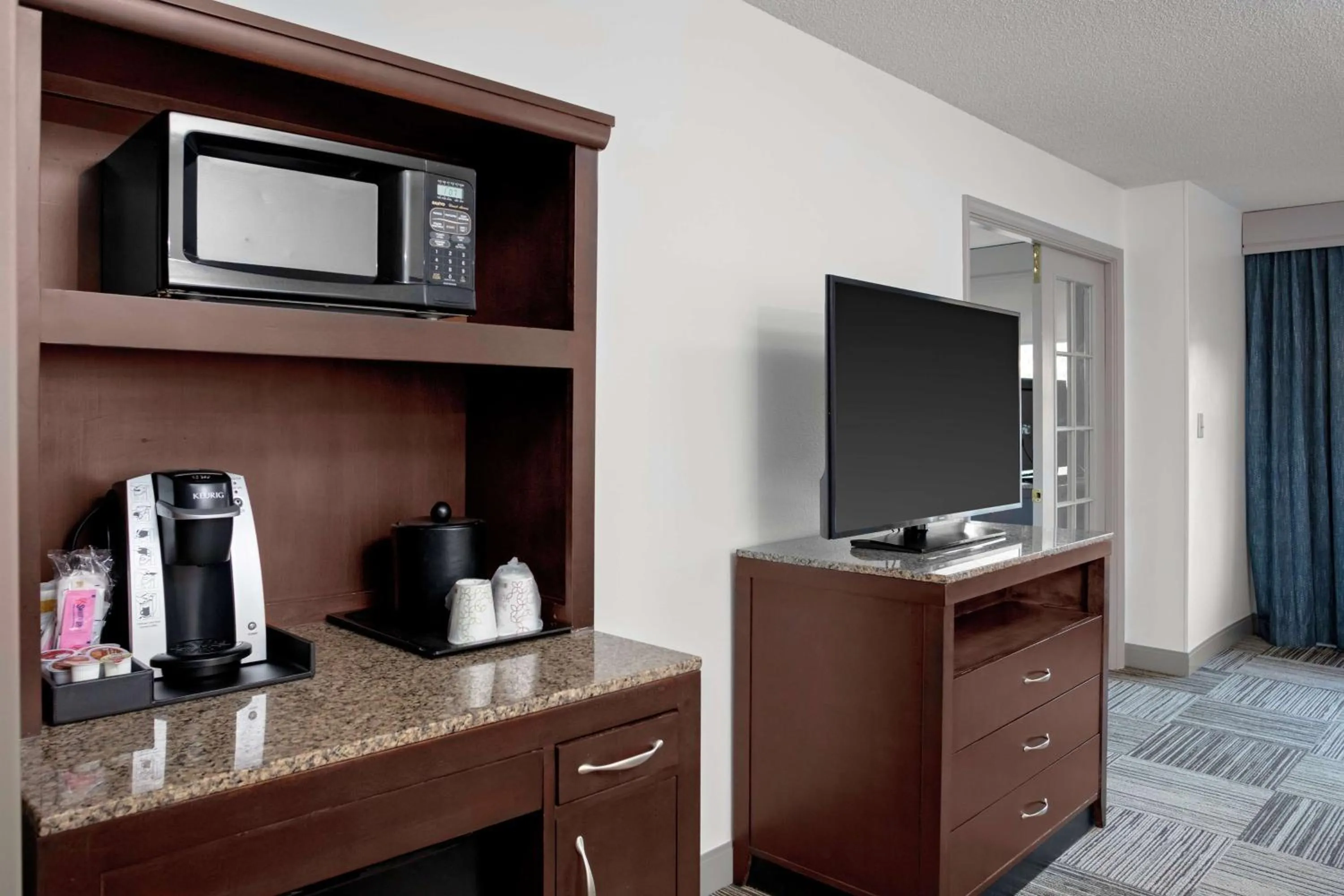 Coffee/tea facilities in Hilton Garden Inn Atlanta Perimeter Center