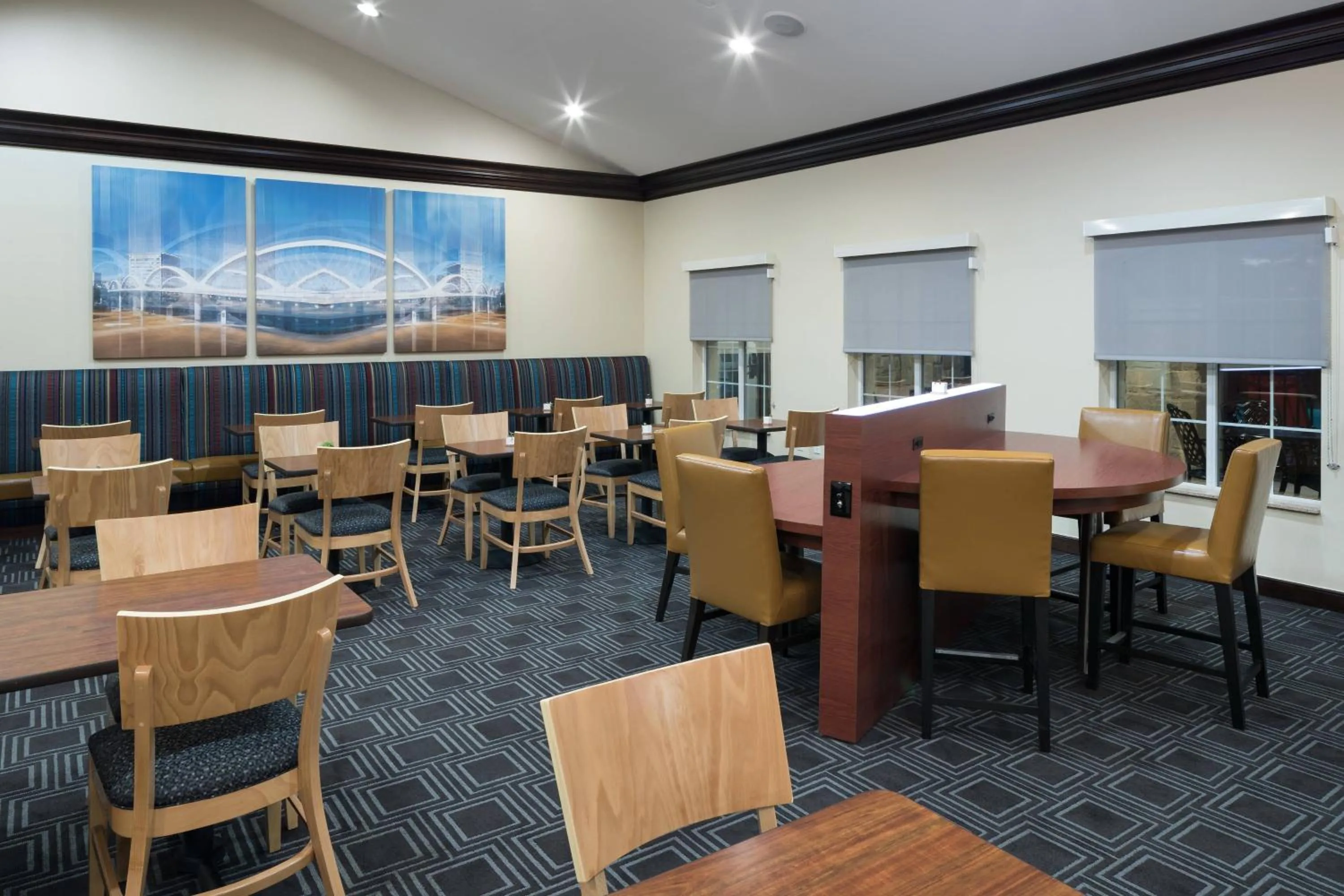 Breakfast in TownePlace Suites Fort Worth Downtown