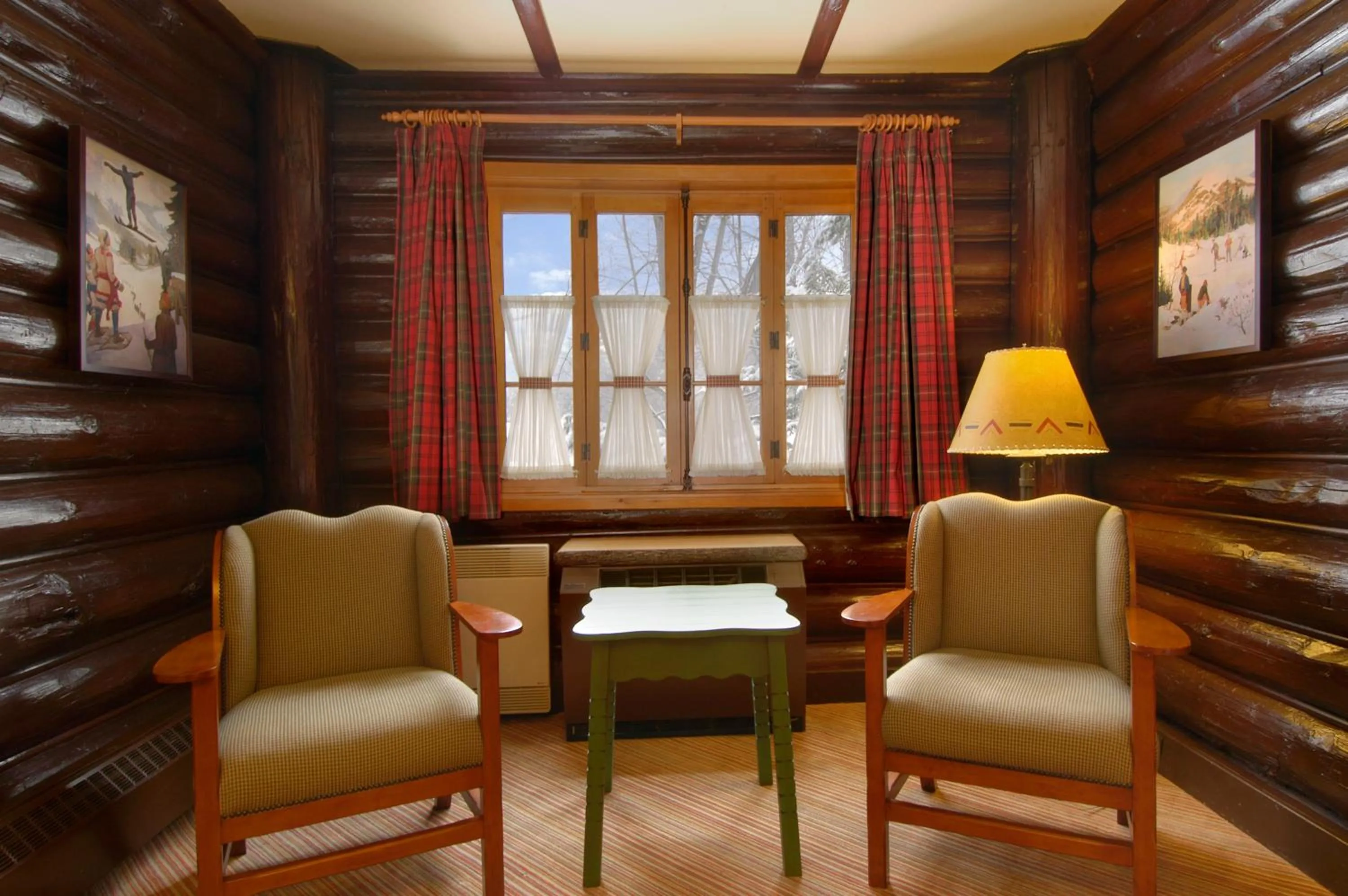 Seating area in Fairmont Le Chateau Montebello