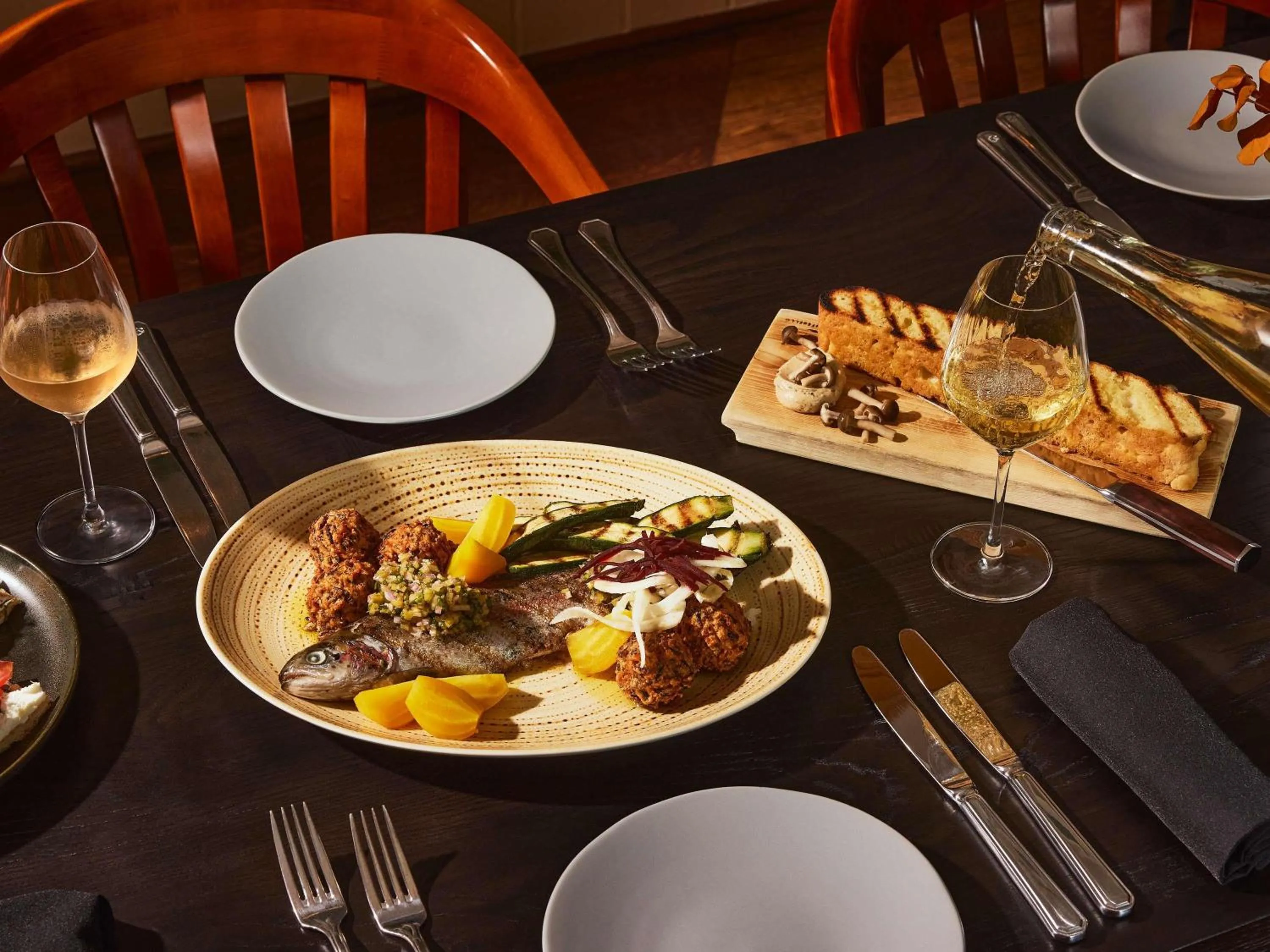 Restaurant/places to eat in Fairmont Le Chateau Montebello