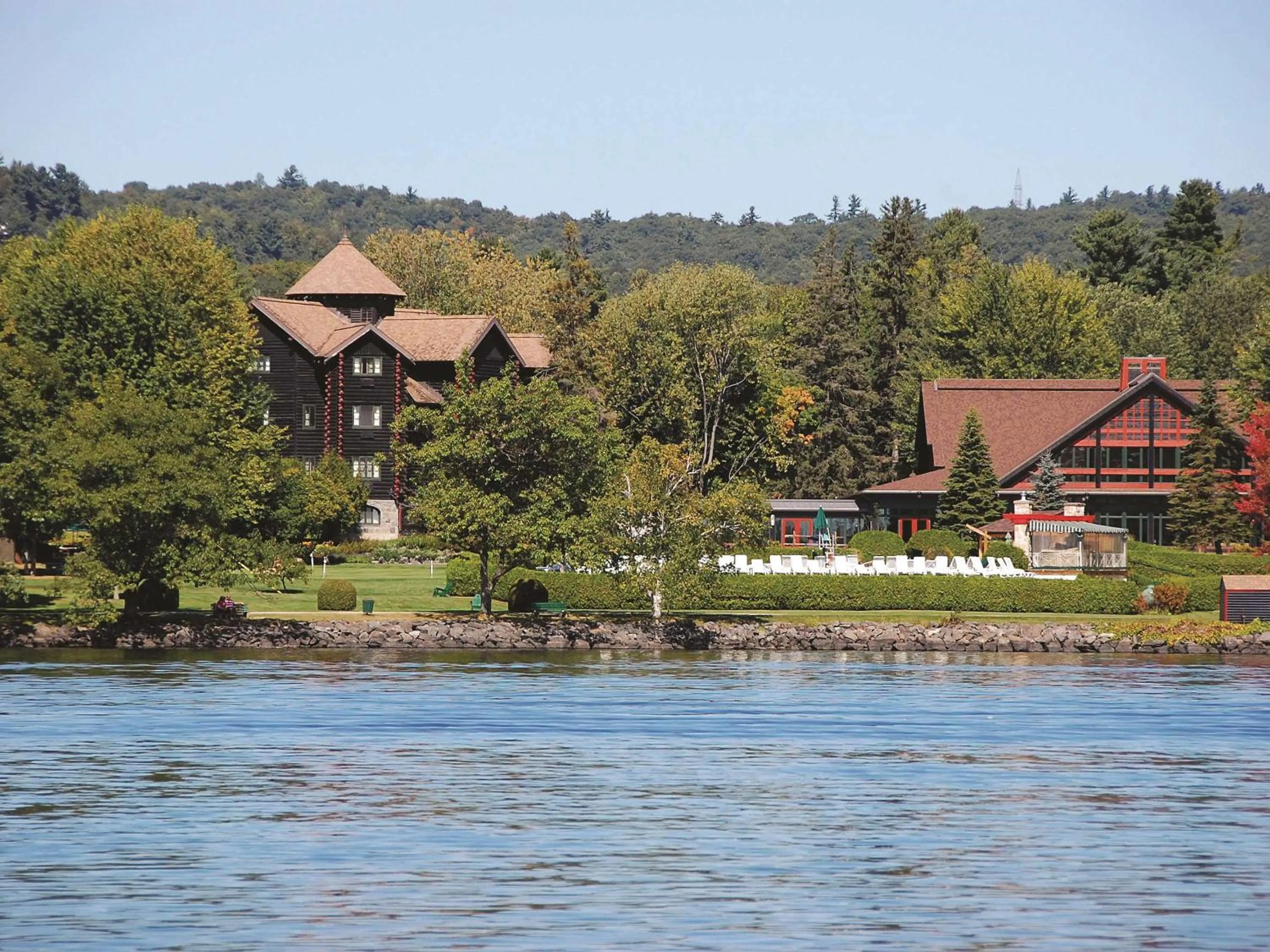 Property building in Fairmont Le Chateau Montebello