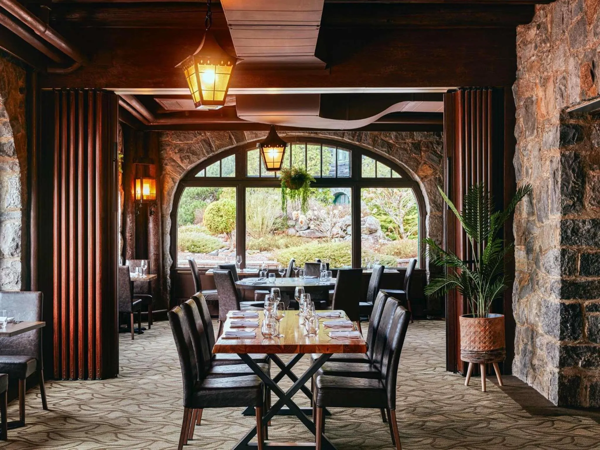 Restaurant/places to eat in Fairmont Le Chateau Montebello