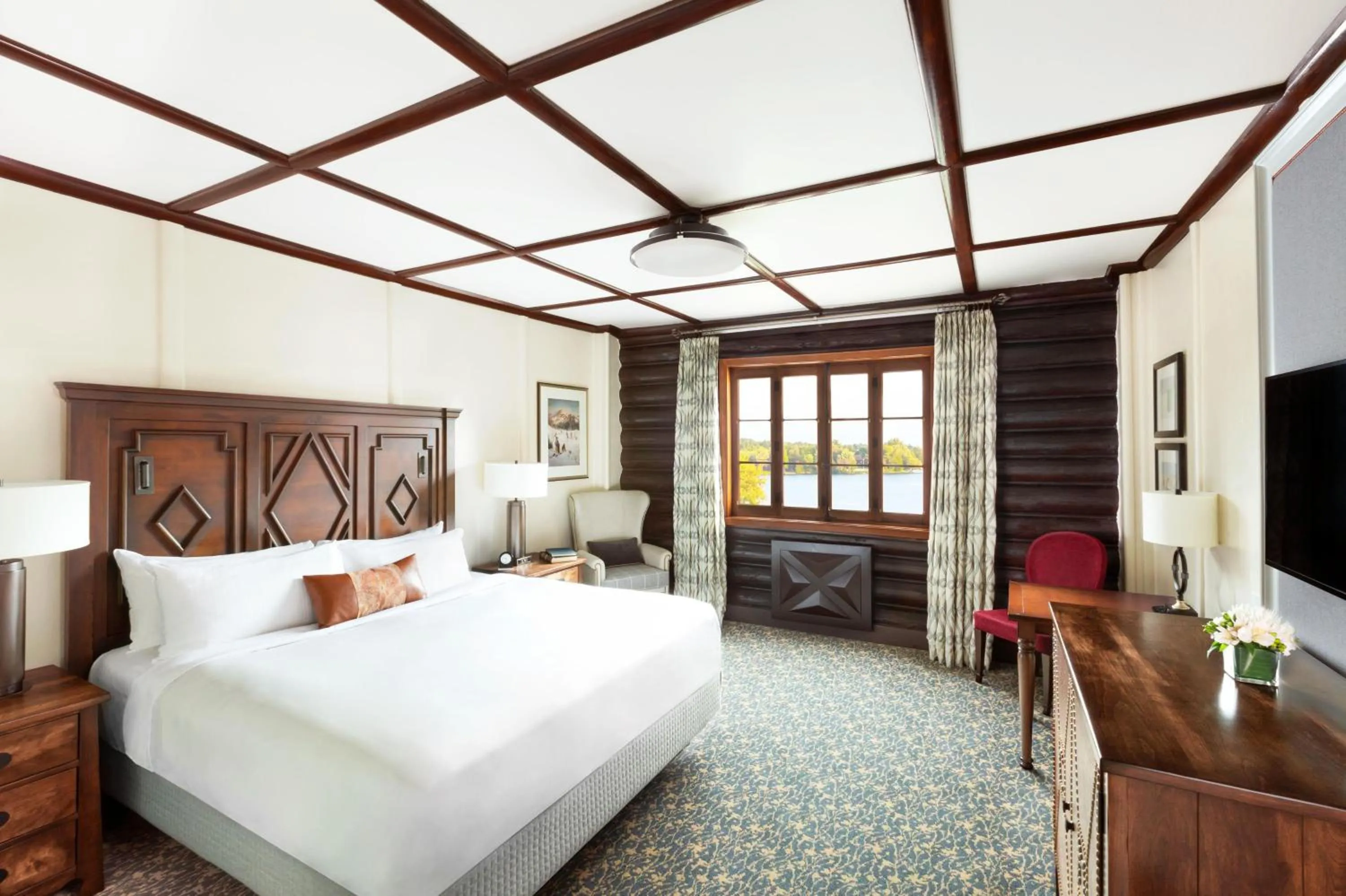 Bed in Fairmont Le Chateau Montebello