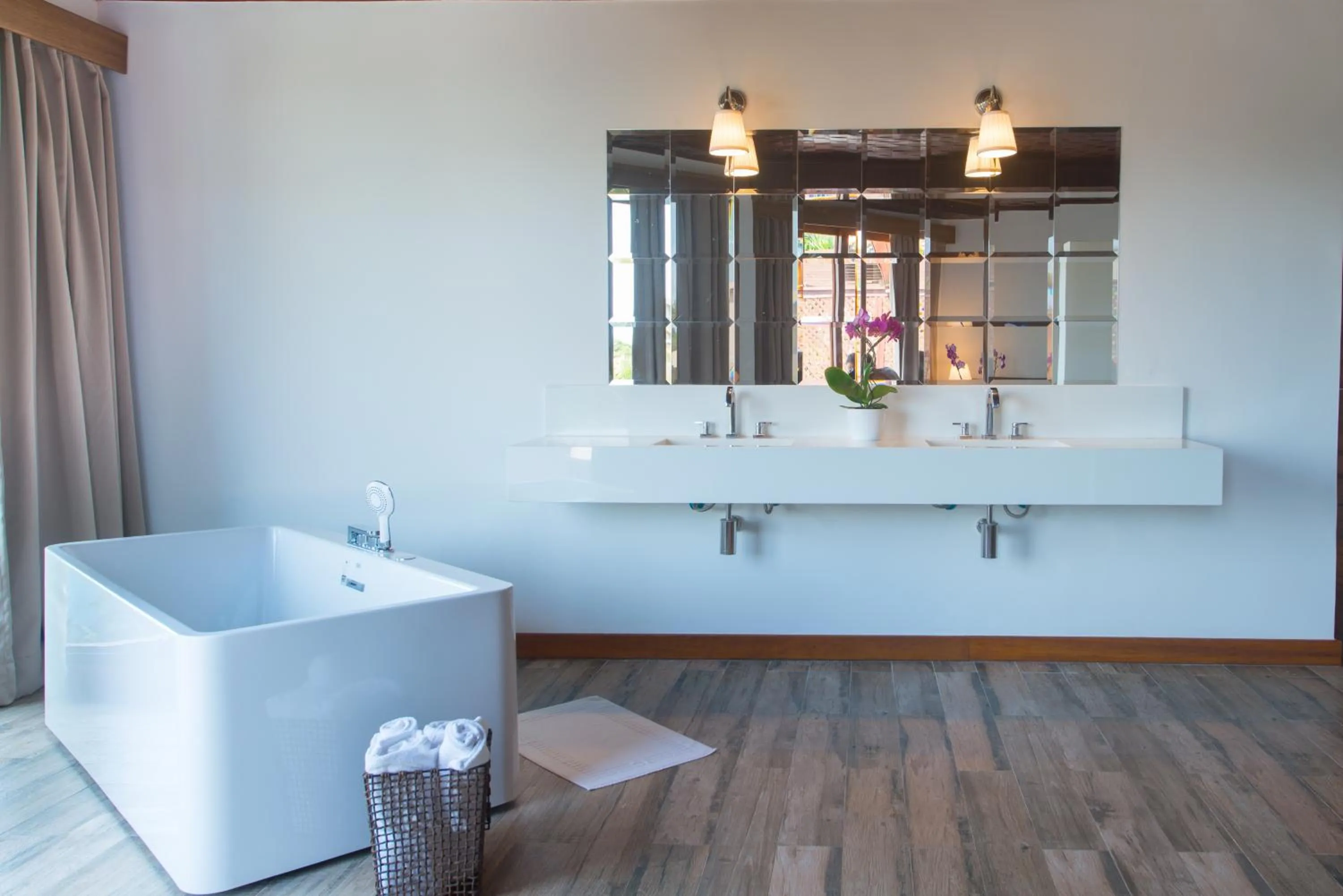 Hot Tub in La Pedrera Small Hotel & Spa