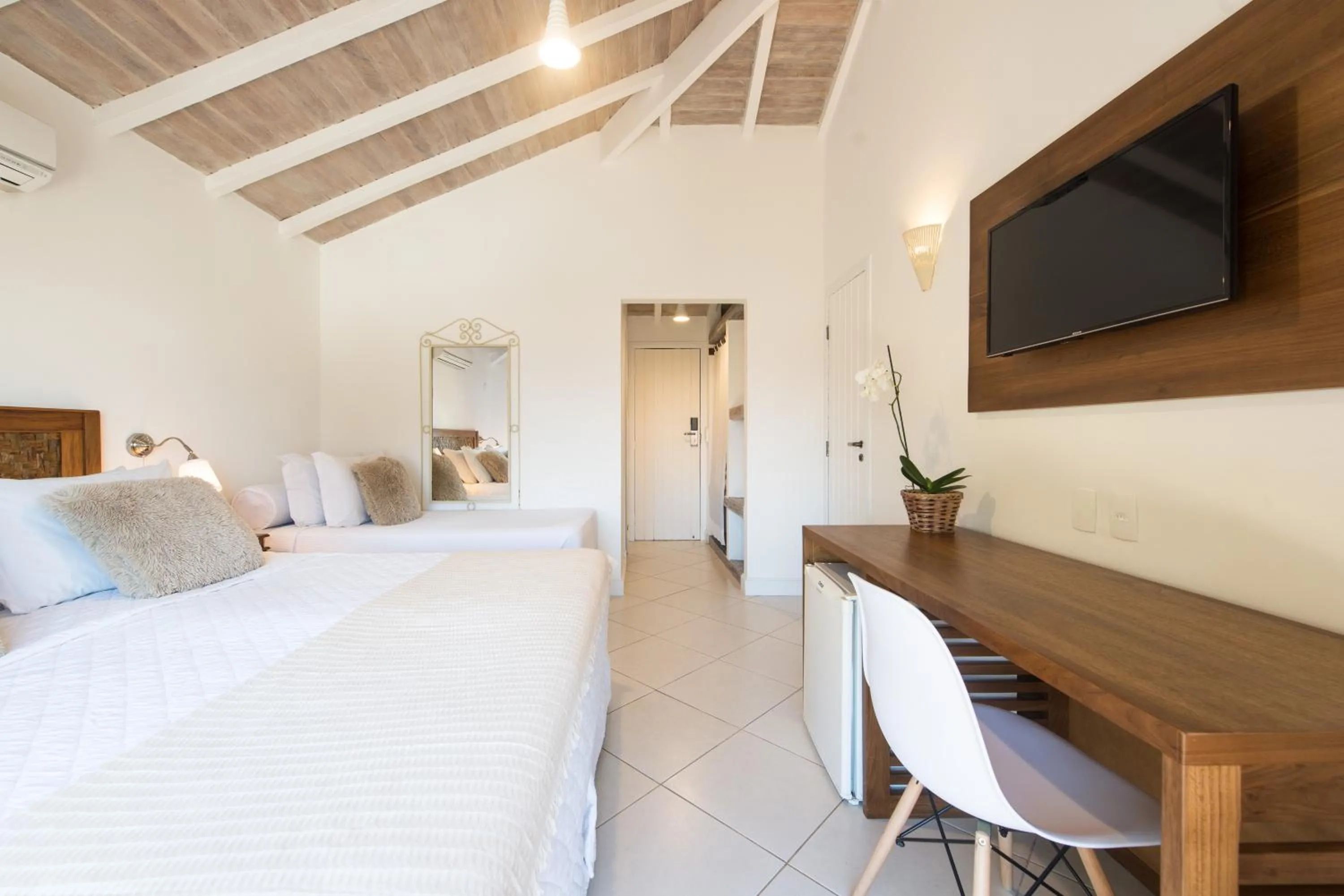 Photo of the whole room, Bed in La Pedrera Small Hotel & Spa