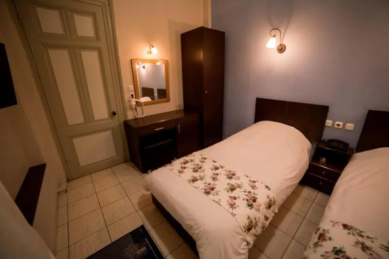 Photo of the whole room in Atlantis