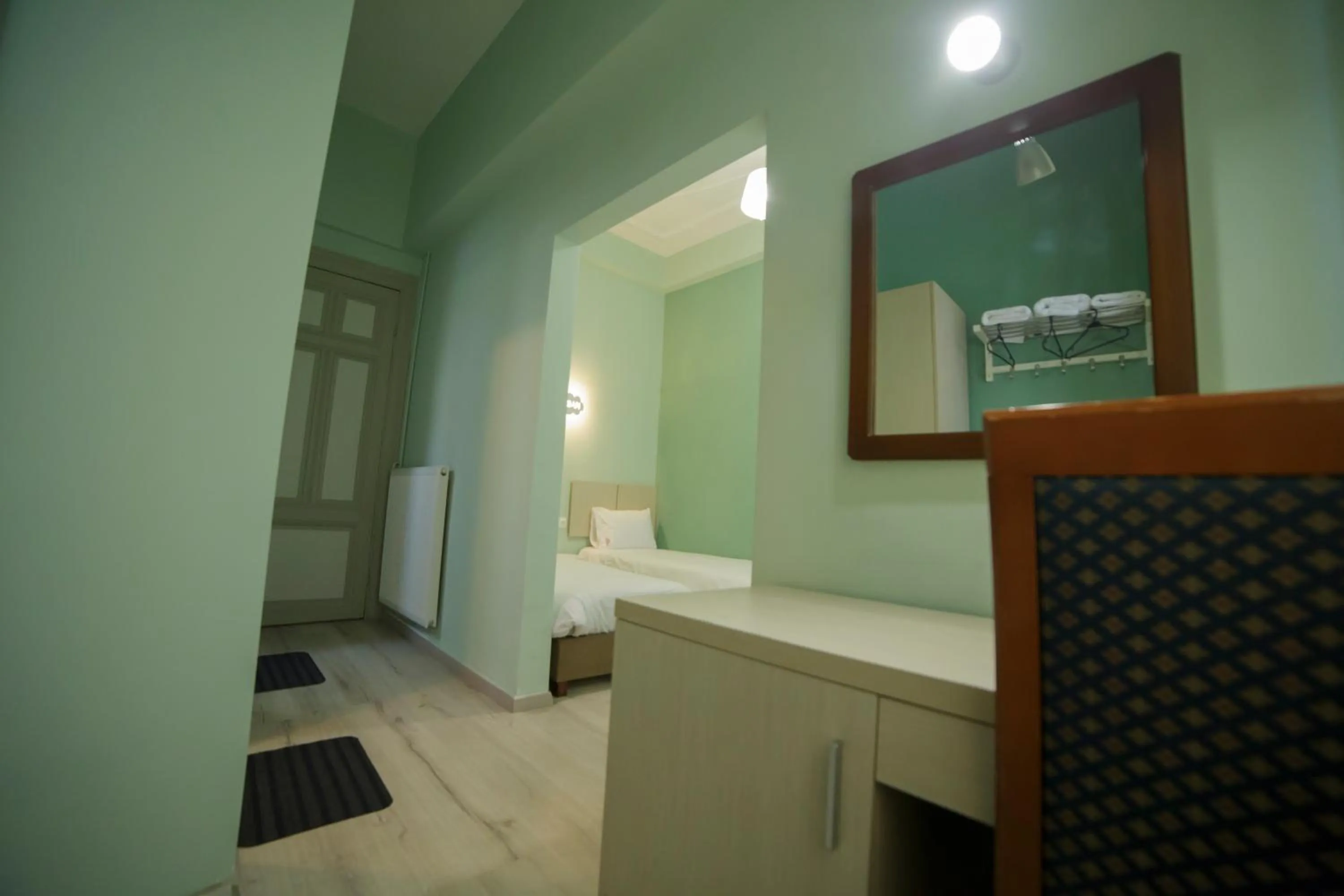 Photo of the whole room in Atlantis