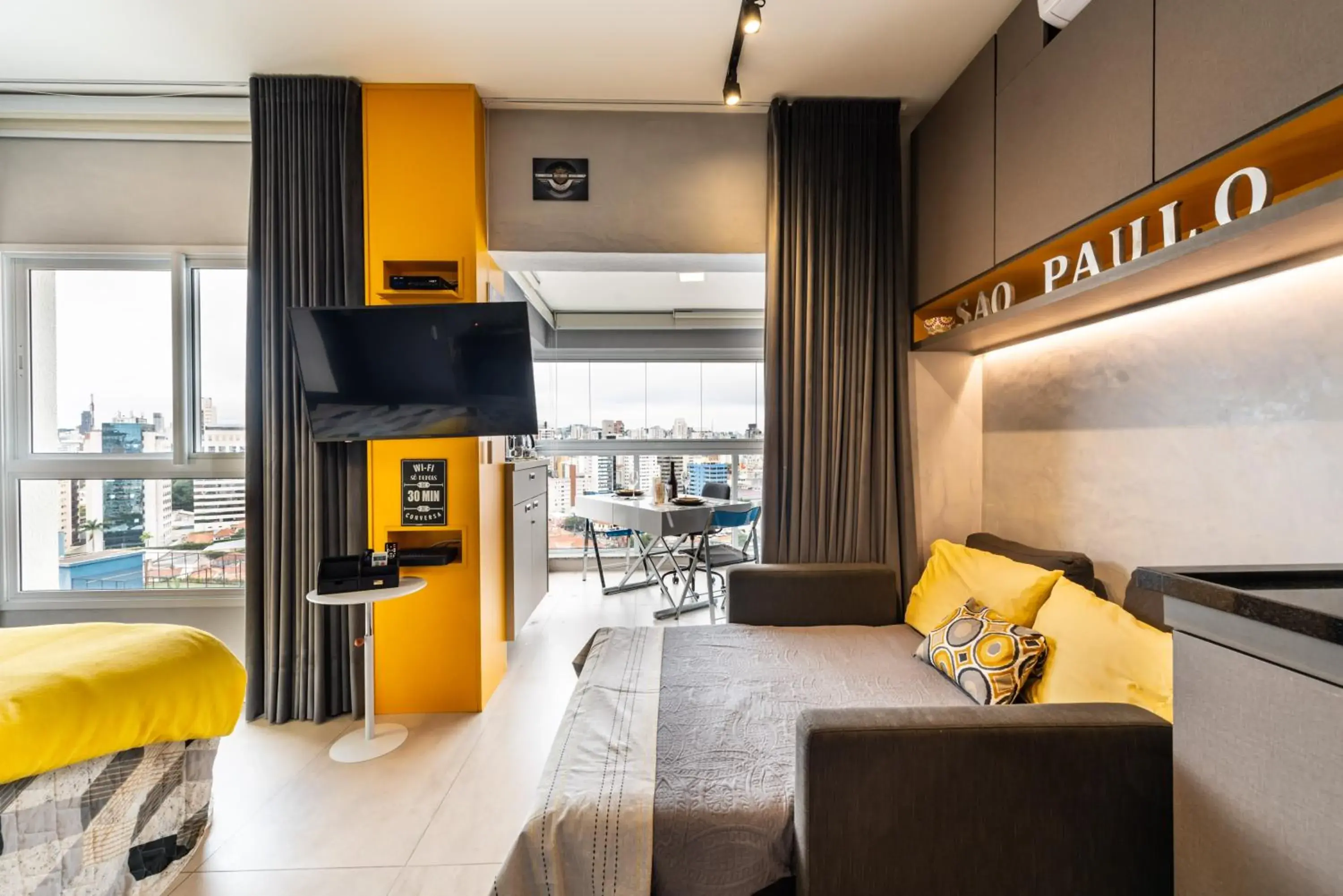 Design Premium Faria Lima, Skyline, Home Office, Pinheiros Design Premium Faria Lima, Skyline, Home Office, Pinheiros