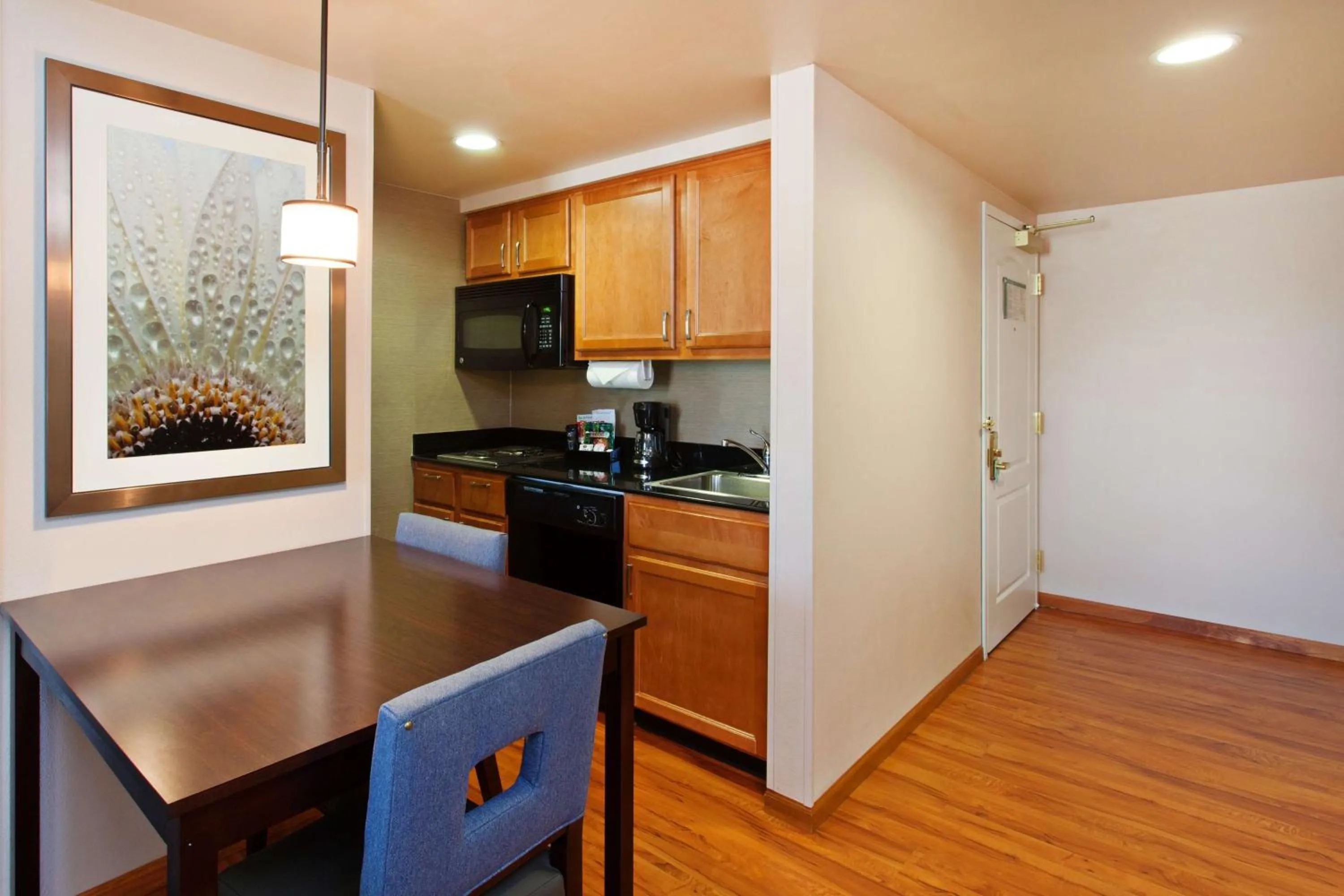 Kitchen or kitchenette in Homewood Suites by Hilton Fairfield-Napa Valley Area