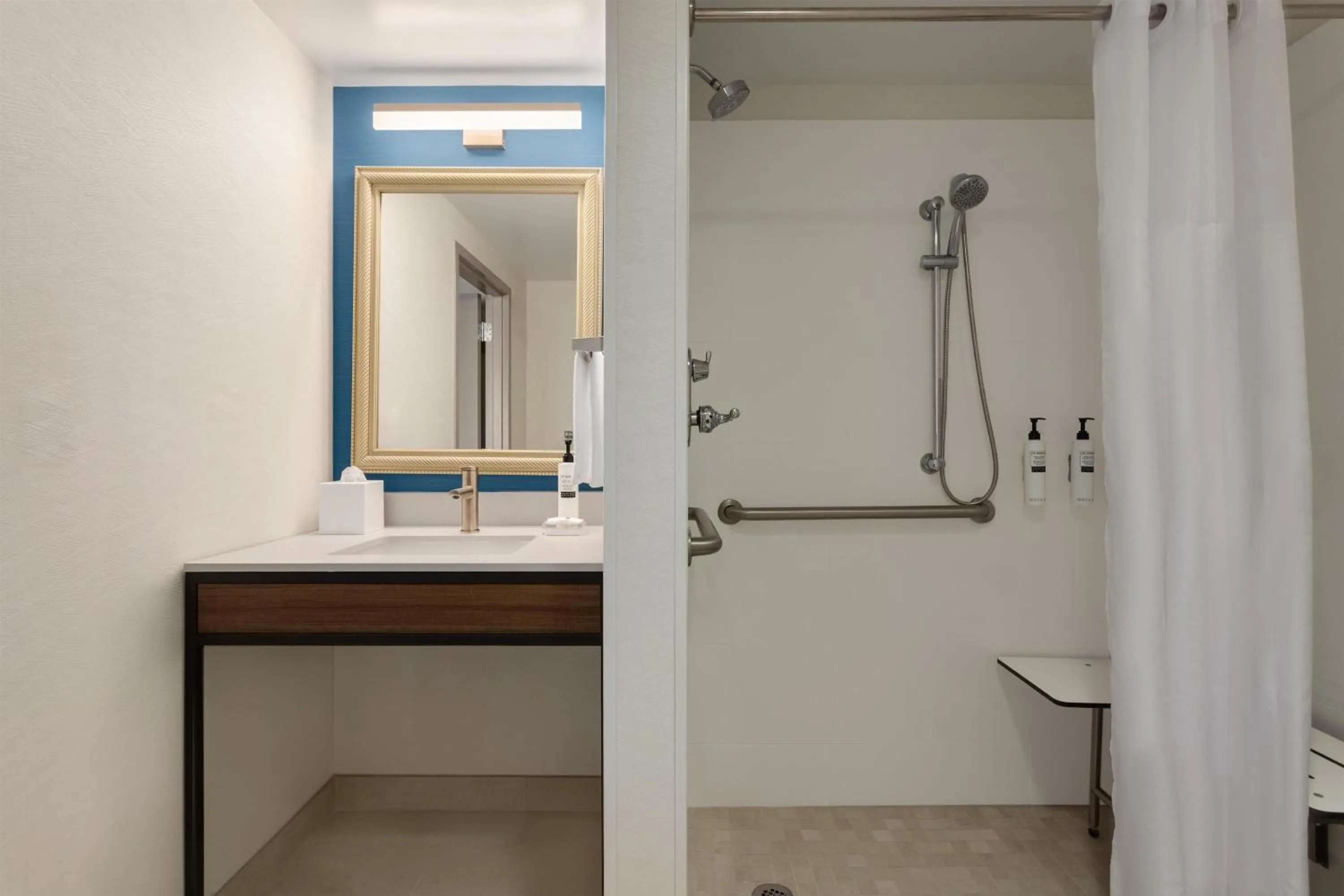 Bathroom in Hilton Garden Inn Fort Myers Airport/FGCU