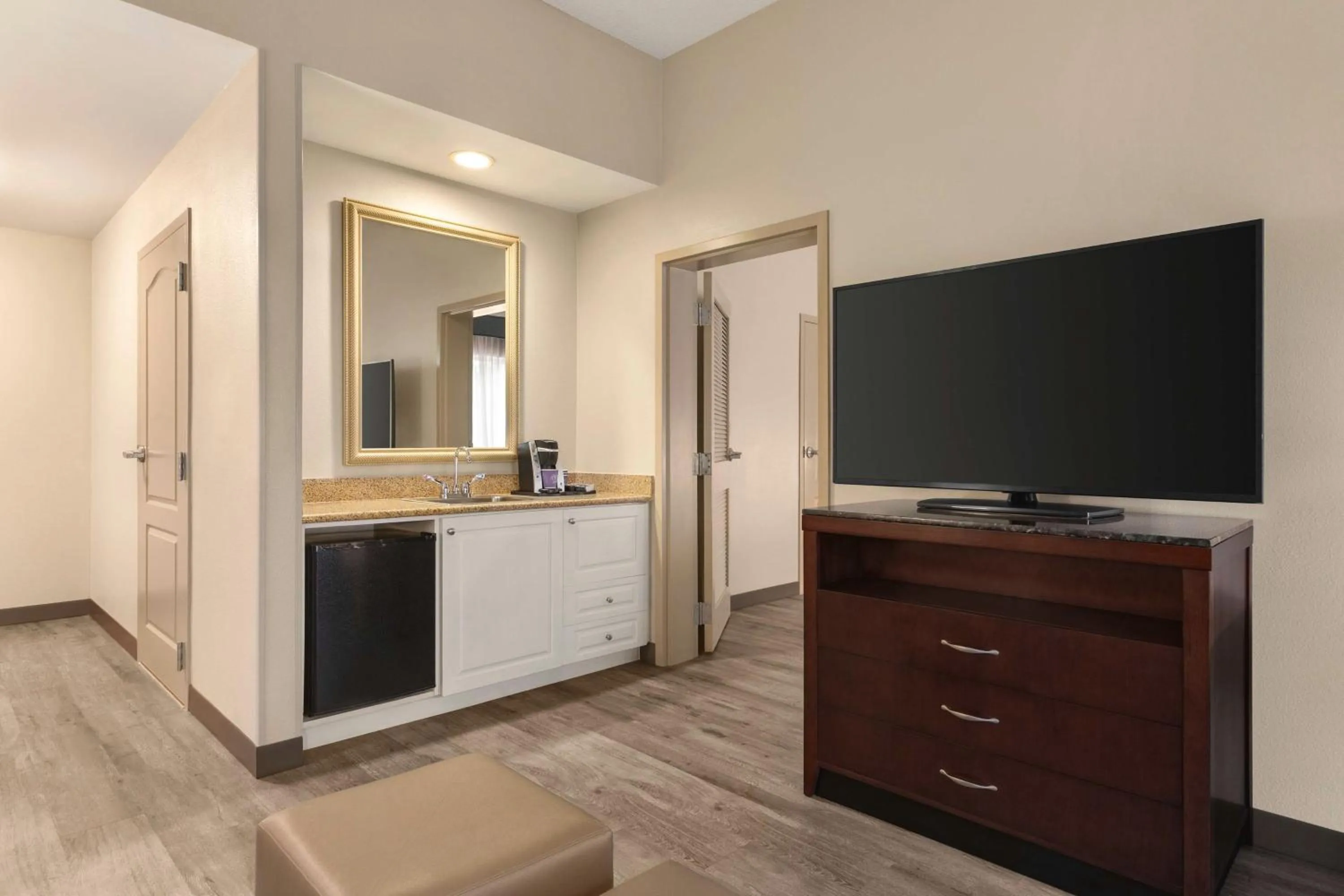 Photo of the whole room in Hilton Garden Inn Fort Myers Airport/FGCU