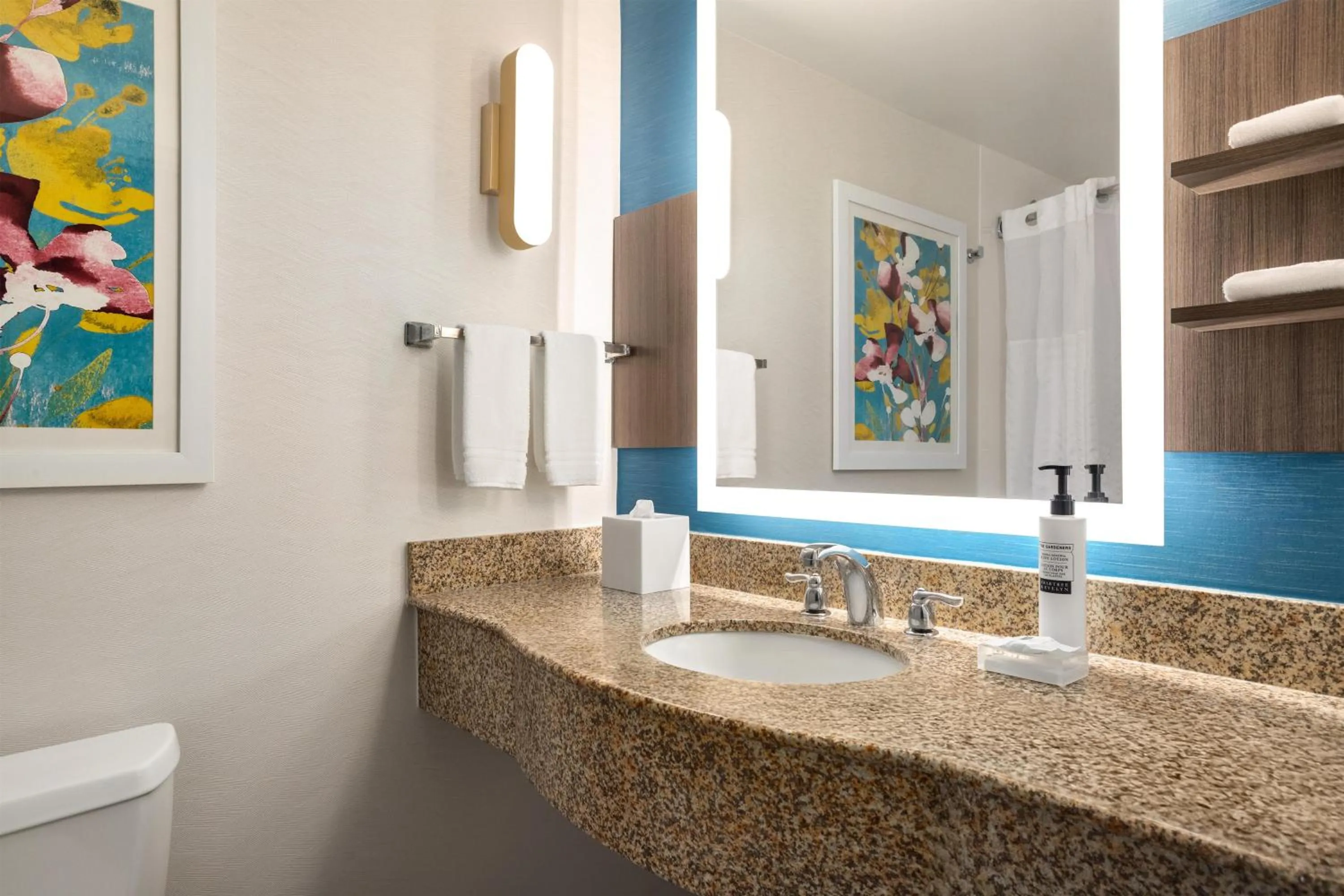 Bathroom in Hilton Garden Inn Fort Myers Airport/FGCU
