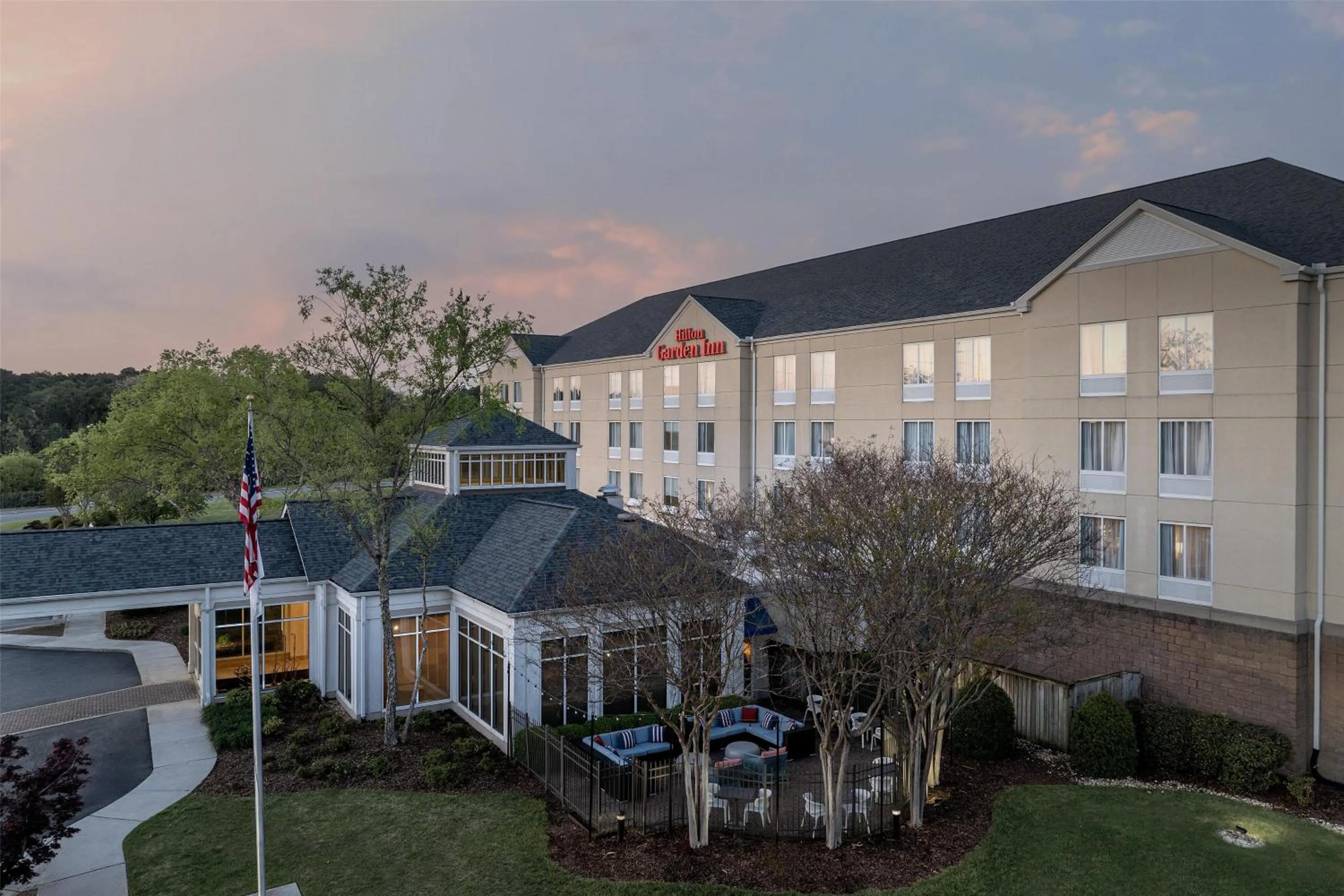 Property building in Hilton Garden Inn Huntsville/Space Center
