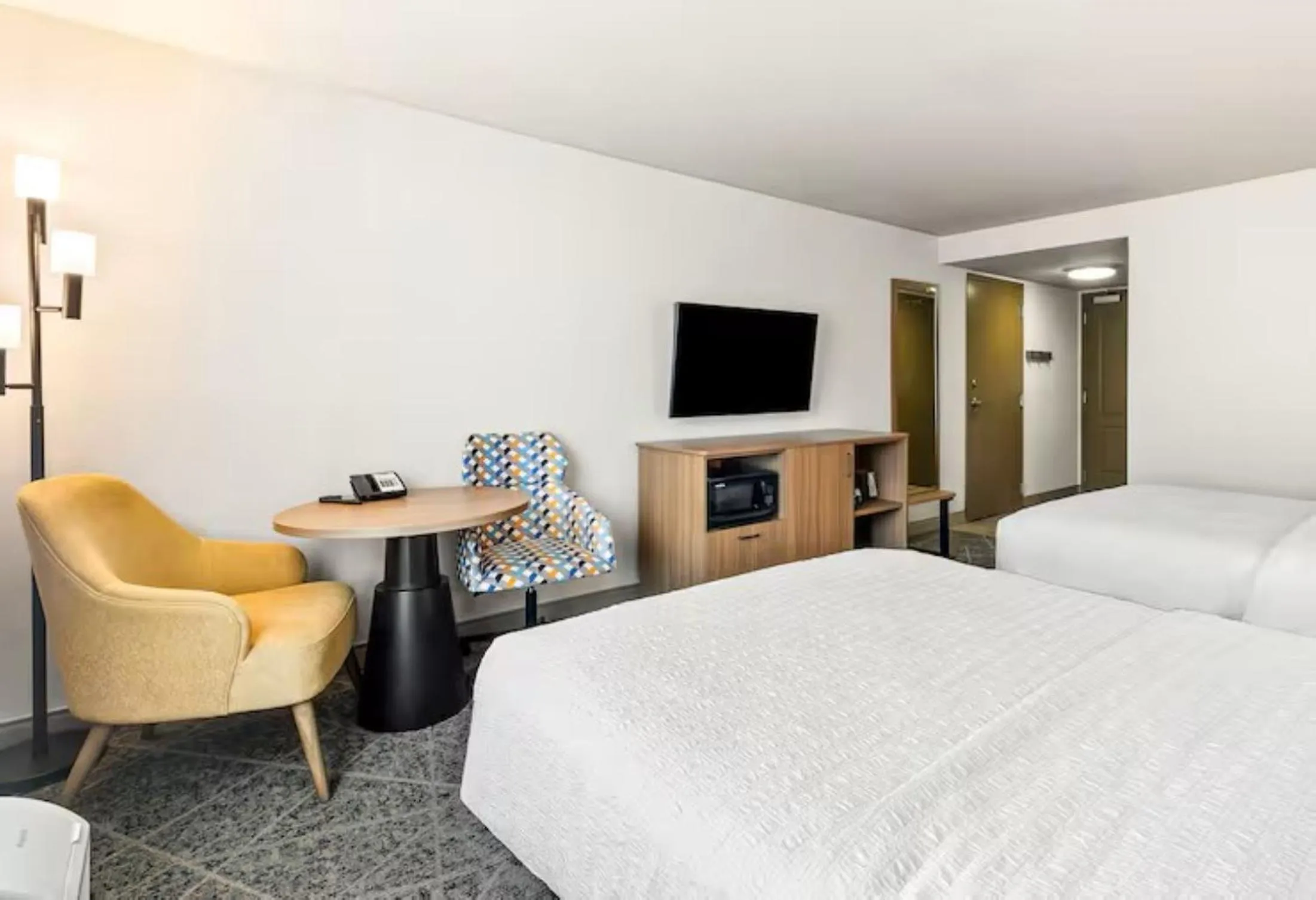 Bedroom, Bed in Hampton Inn and Suites Merced