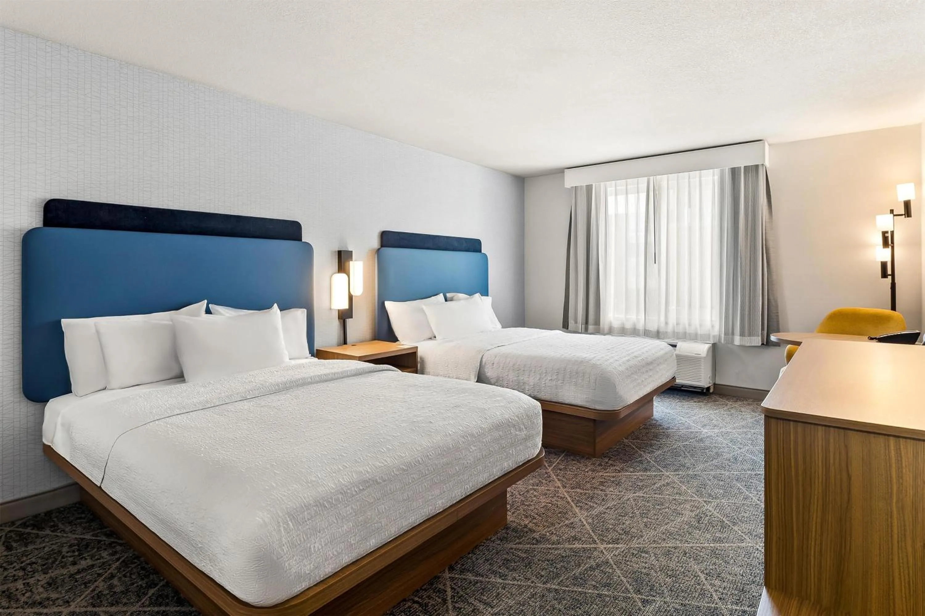 Bed in Hampton Inn and Suites Merced