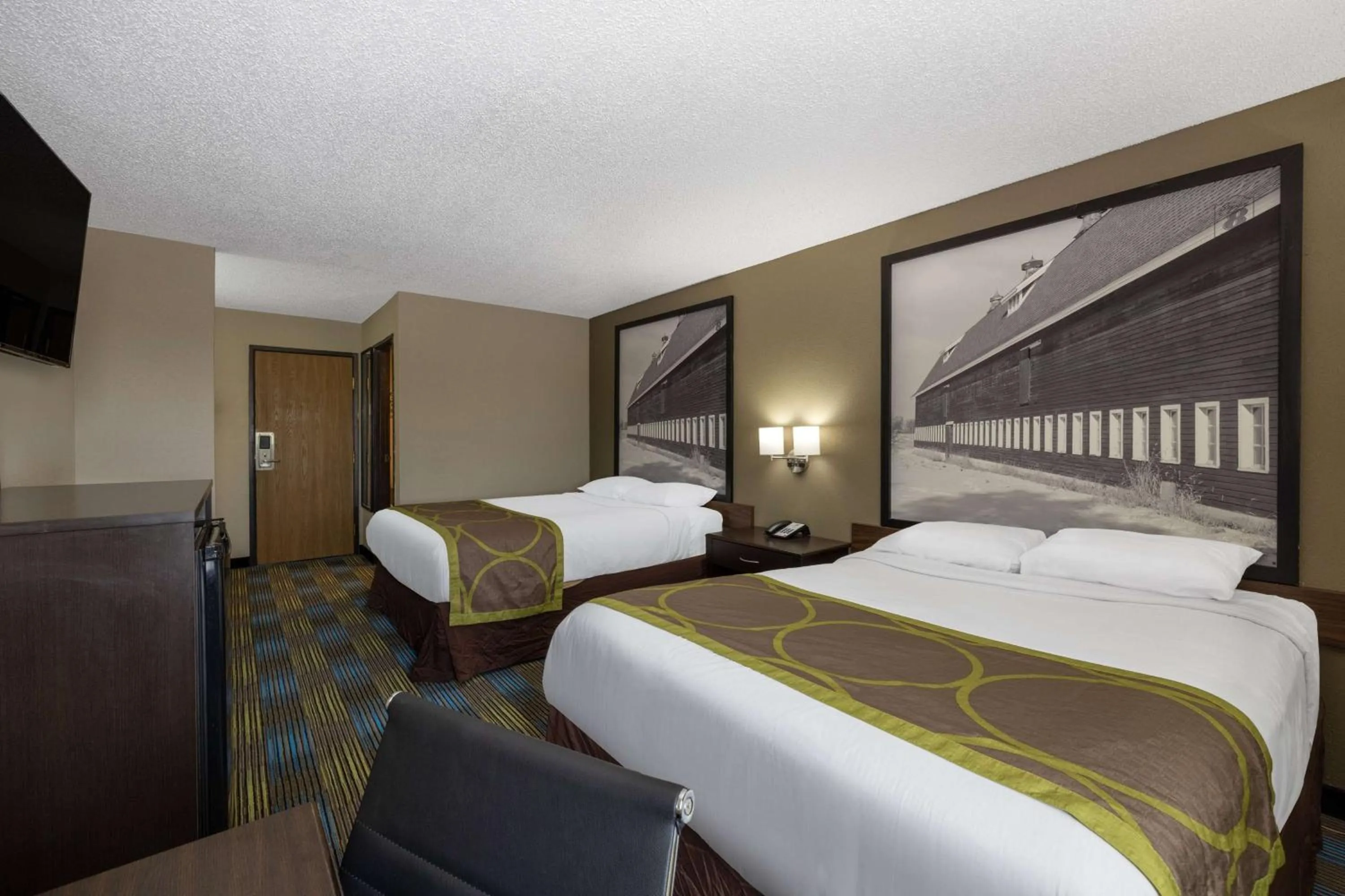 Photo of the whole room, Bed in Super 8 by Wyndham Omaha SW