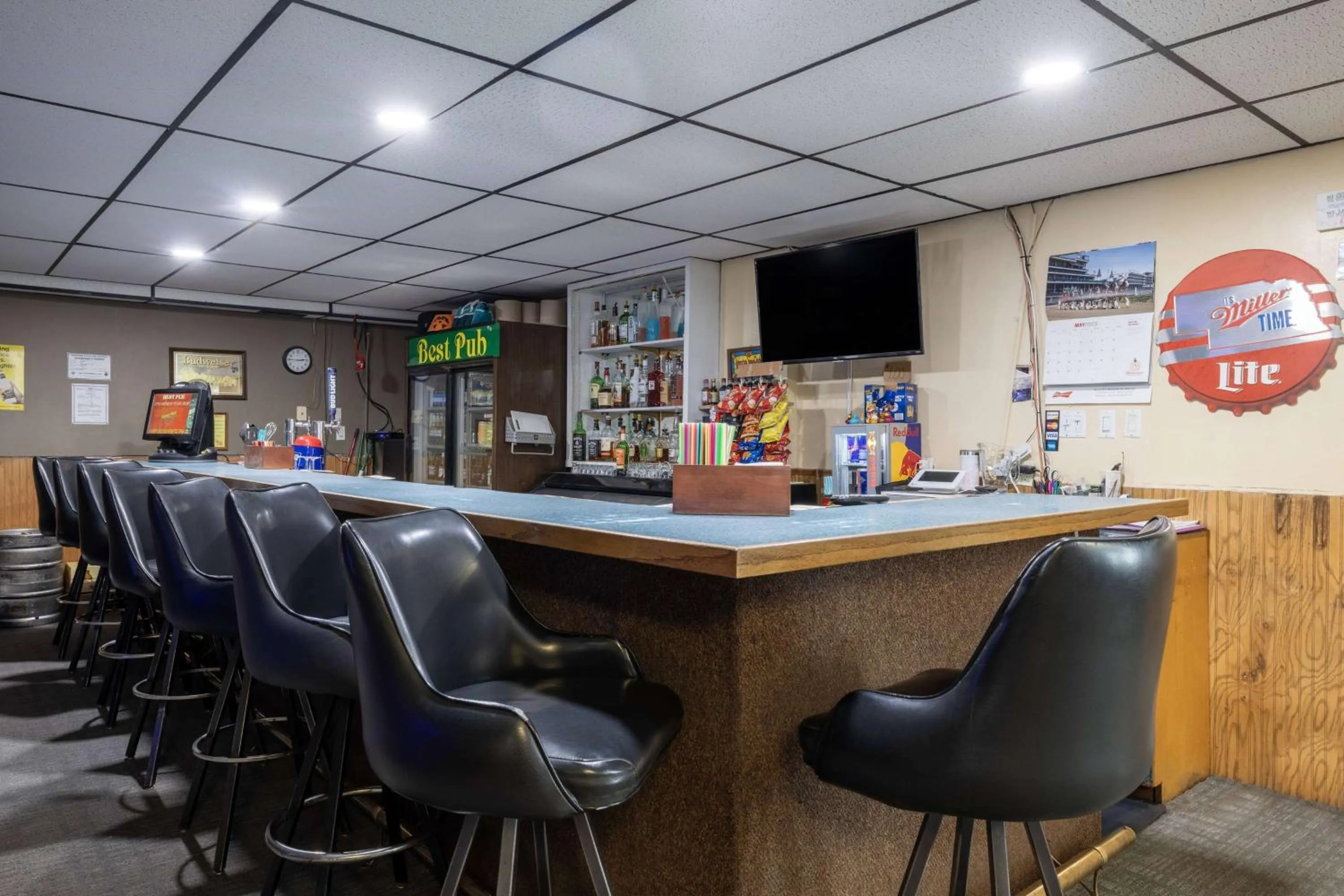 Lounge or bar in Super 8 by Wyndham Omaha SW