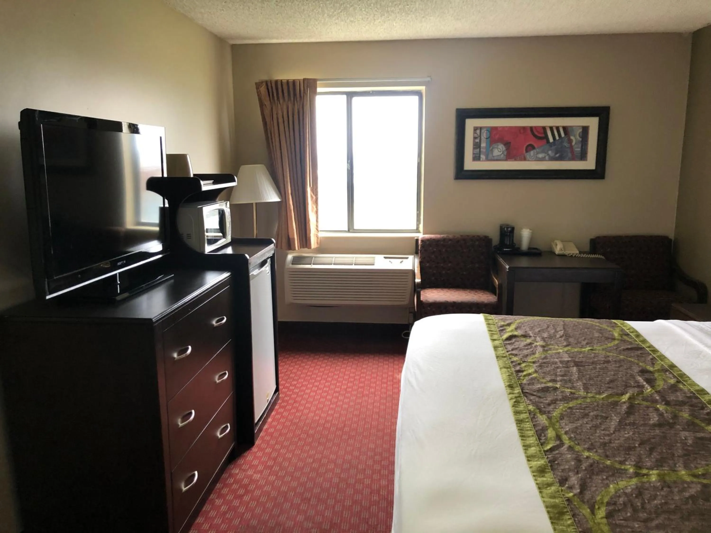 Bed in Super 8 by Wyndham Omaha SW