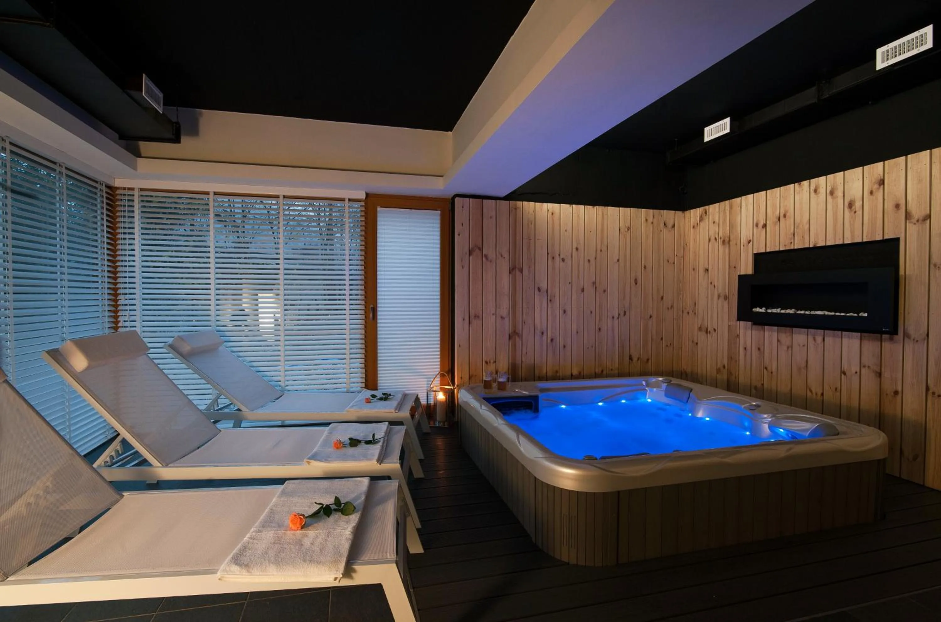 Hot Tub in Apartamenty Willowa