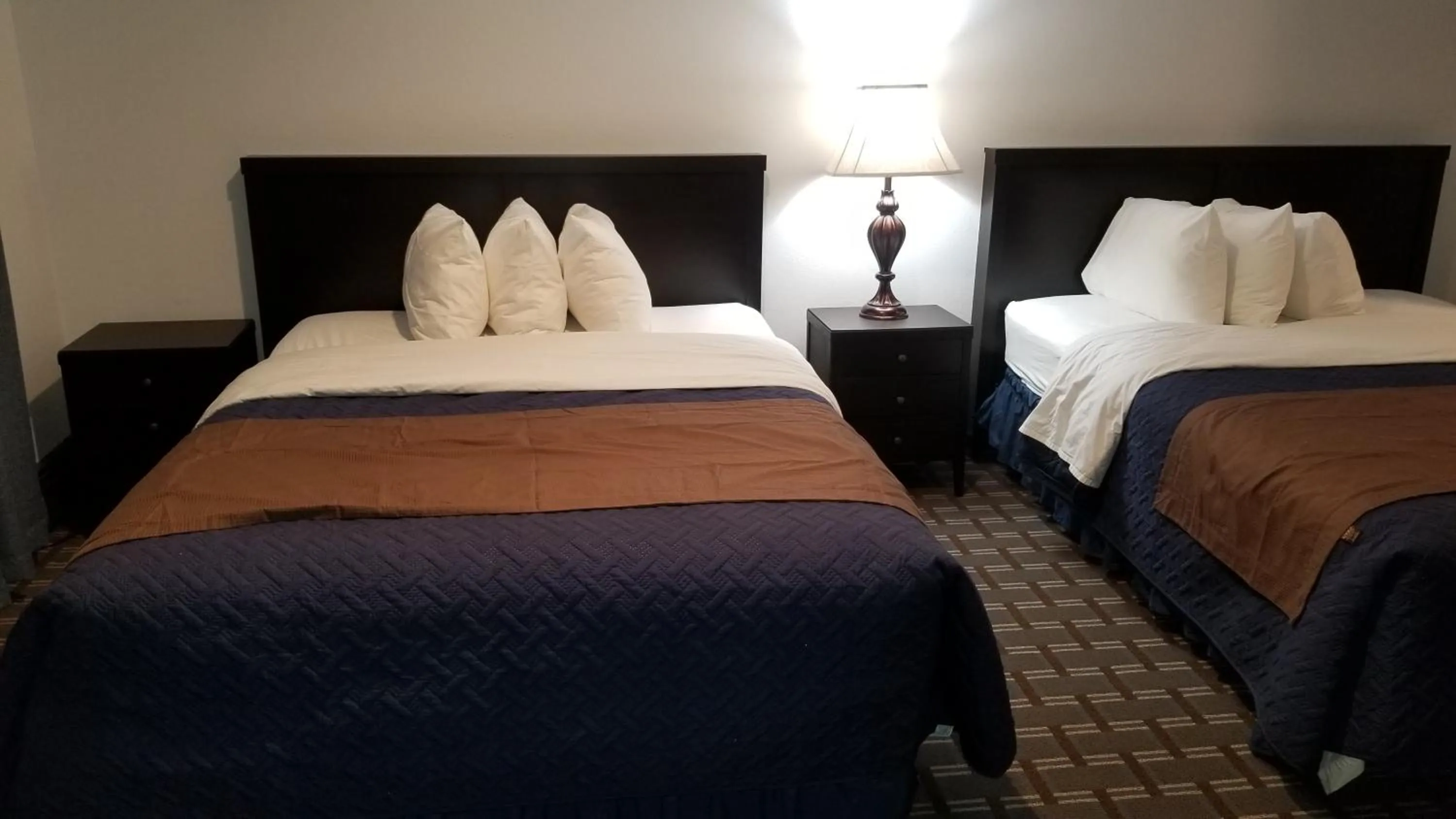 Bed in Valley Hi Hotel