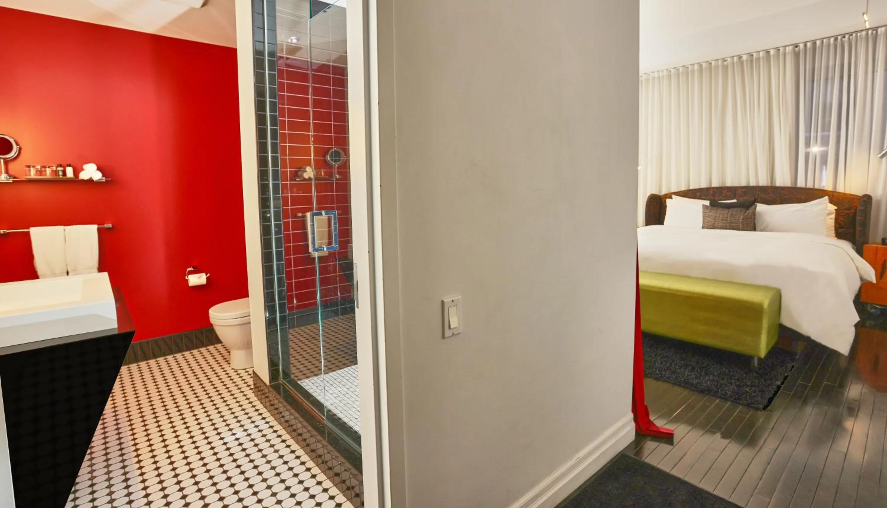 Bed in Hotel Chez Swann