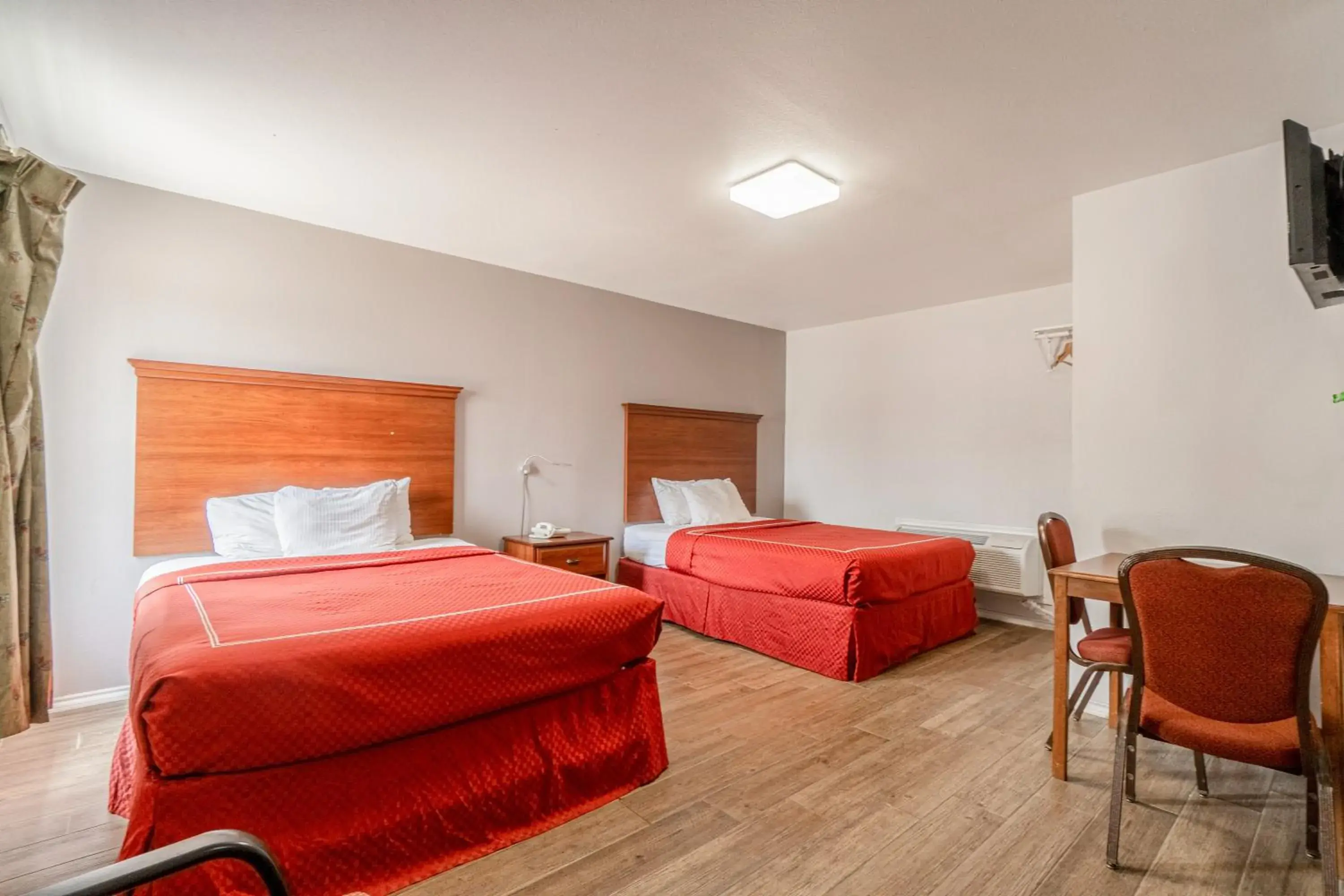 2 Queen Beds with Kitchenette Non-Smoking in OYO Budget Inn Falfurrias Hwy 281 2 Queen Beds with Kitchenette Non-Smoking in OYO Budget Inn Falfurrias Hwy 281