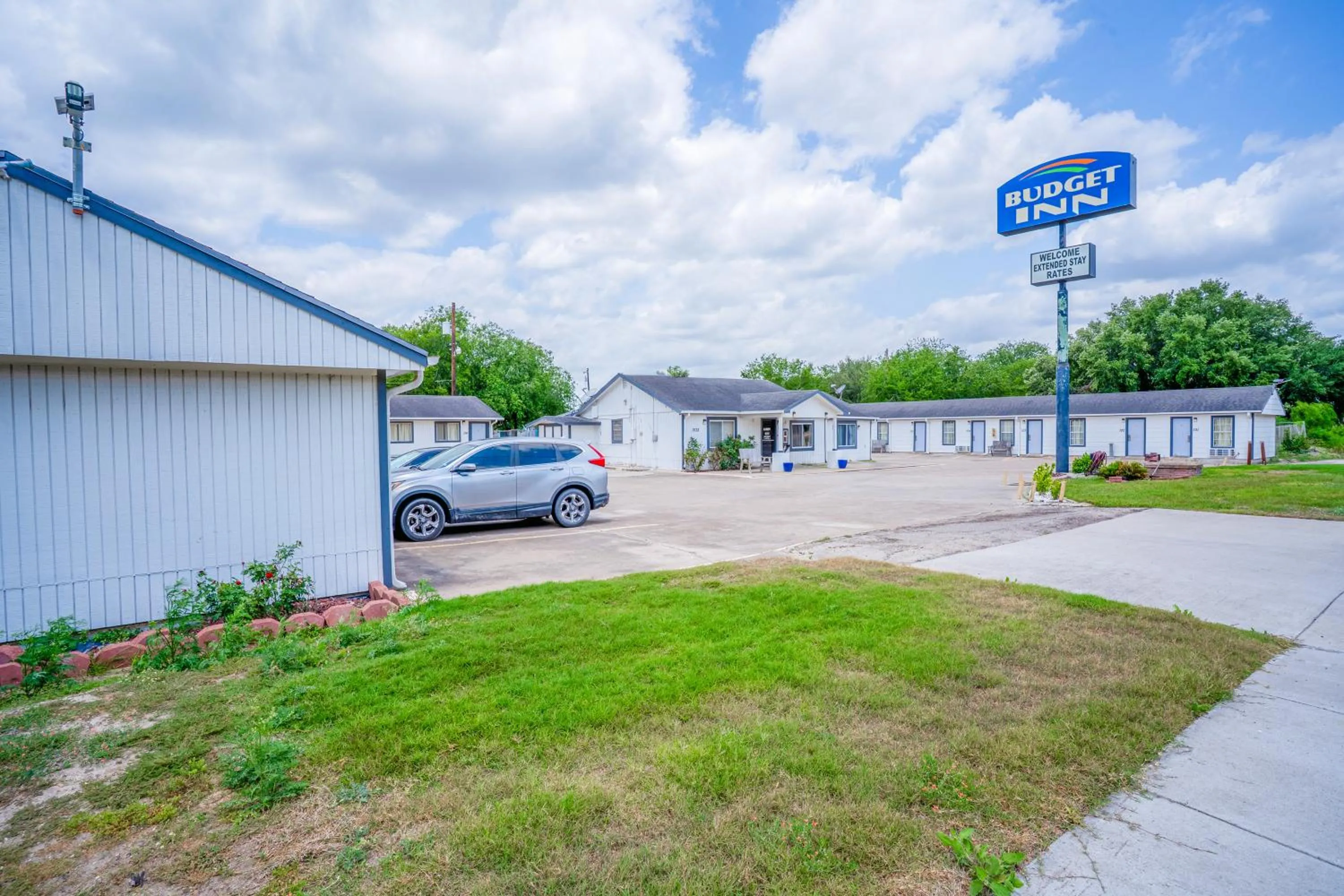 Parking in OYO Budget Inn Falfurrias Hwy 281