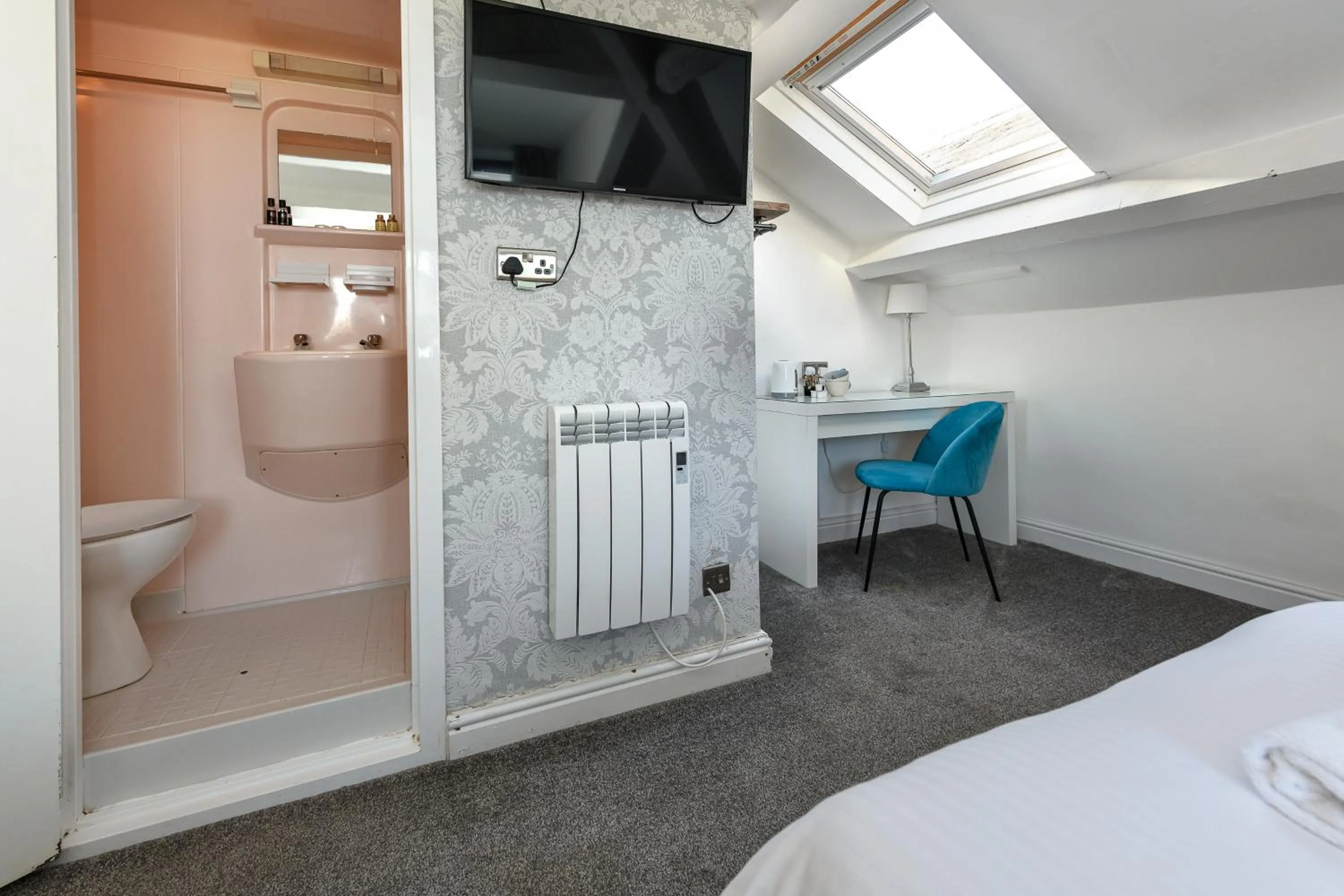 Bed in Woodlands Hall Hotel